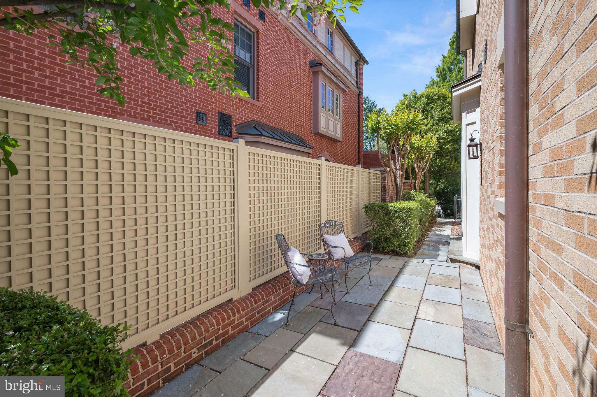 OBSERVATORY CIRCLE - Residential