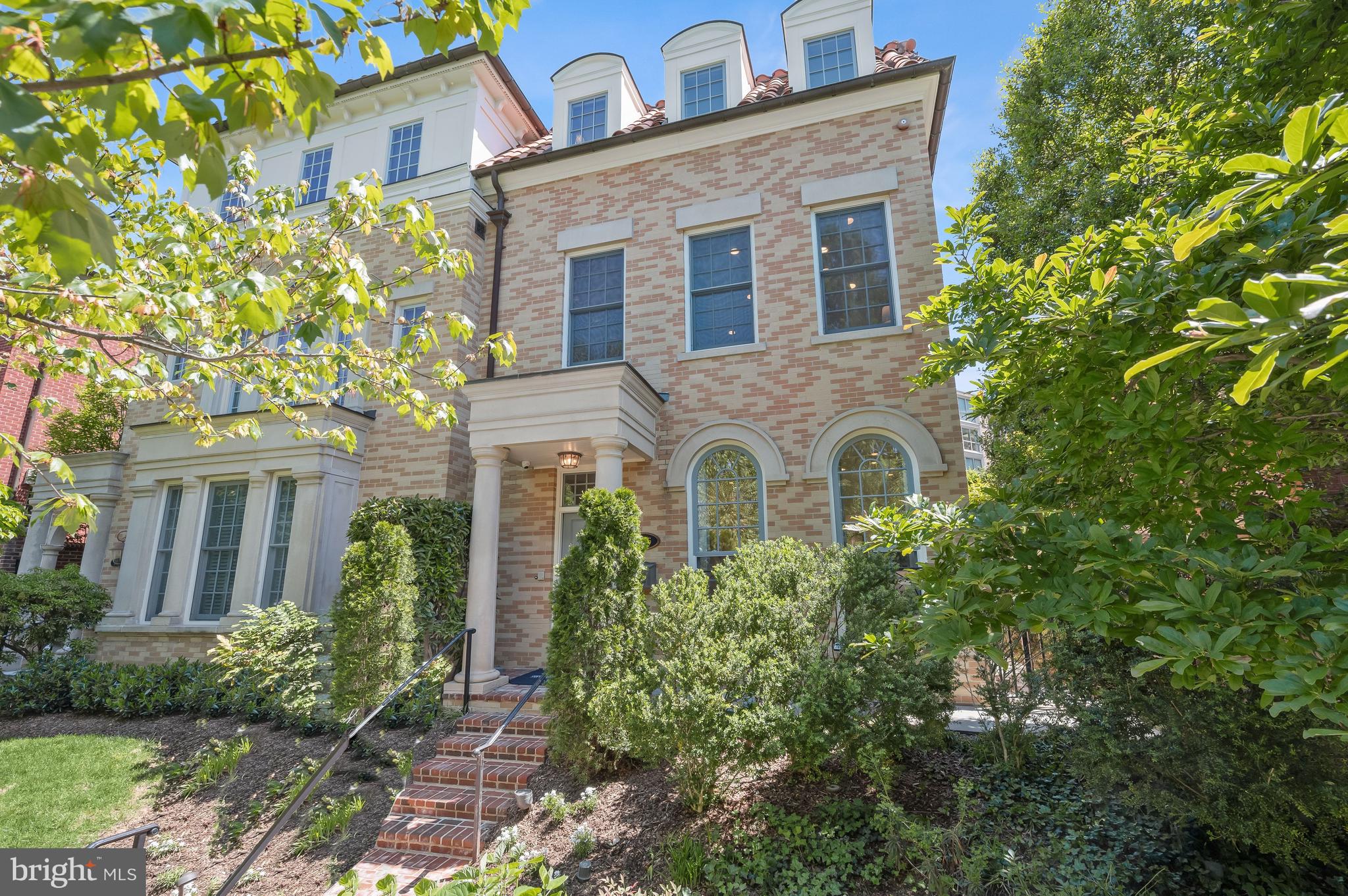 OBSERVATORY CIRCLE - Residential