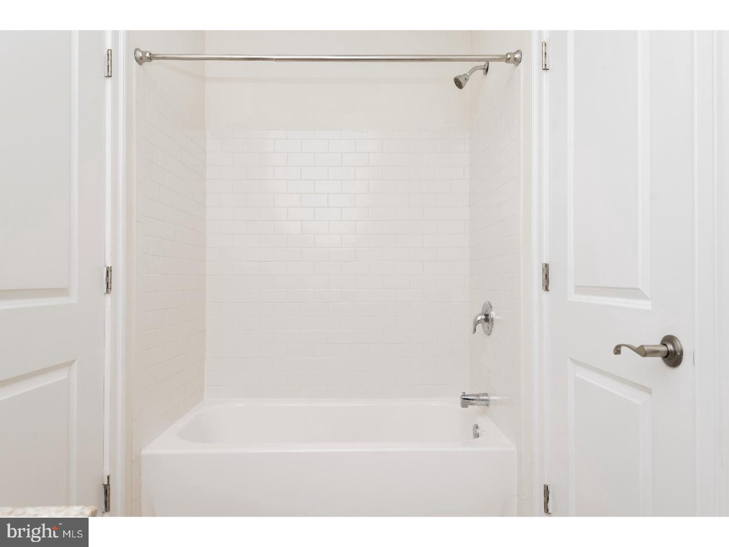 LOGAN SQUARE - Residential Lease