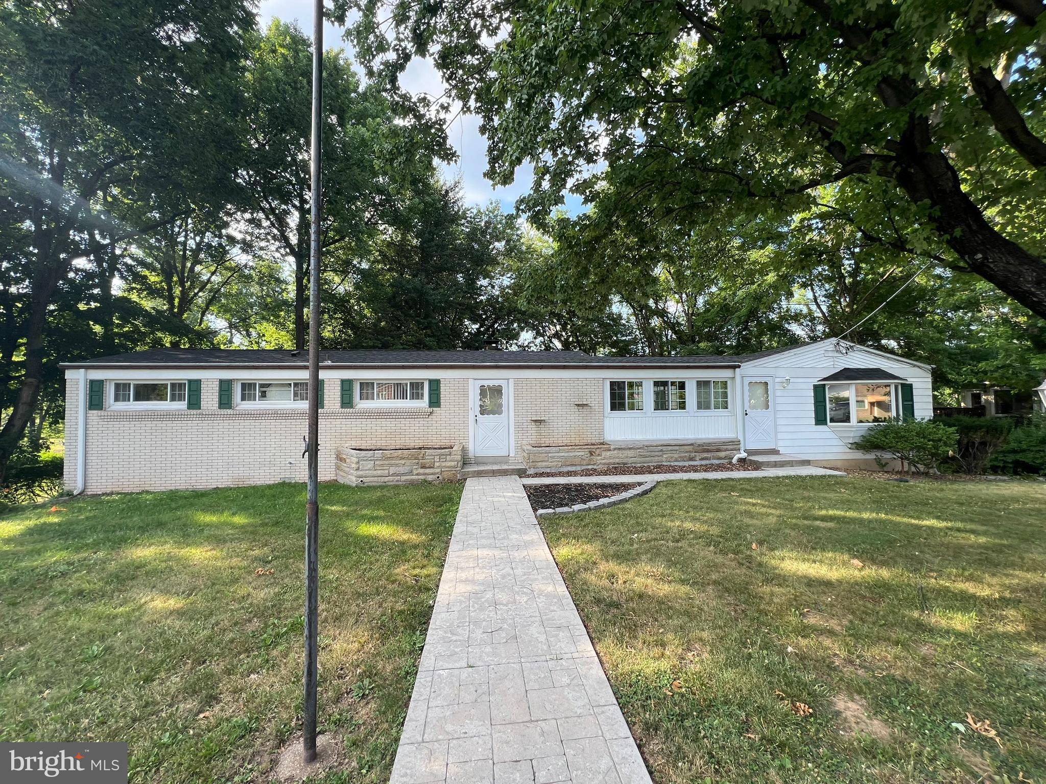 5136 SUNSET DRIVE