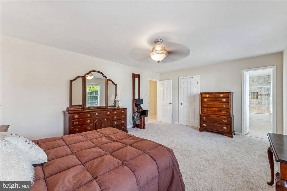 CRESTBROOK - Residential