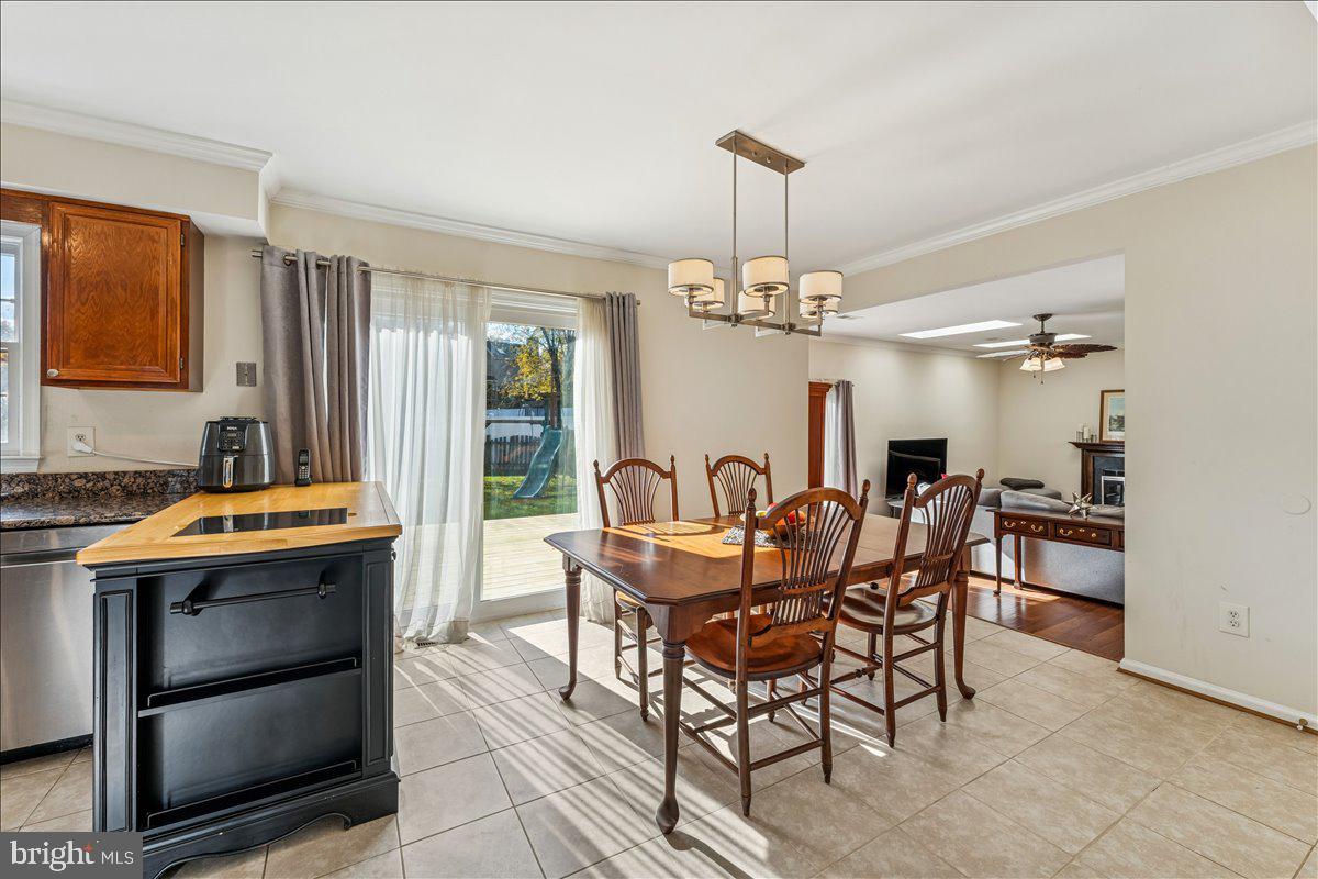 CRESTBROOK - Residential