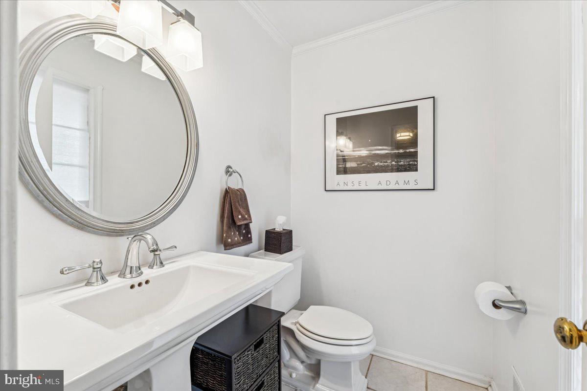 CRESTBROOK - Residential