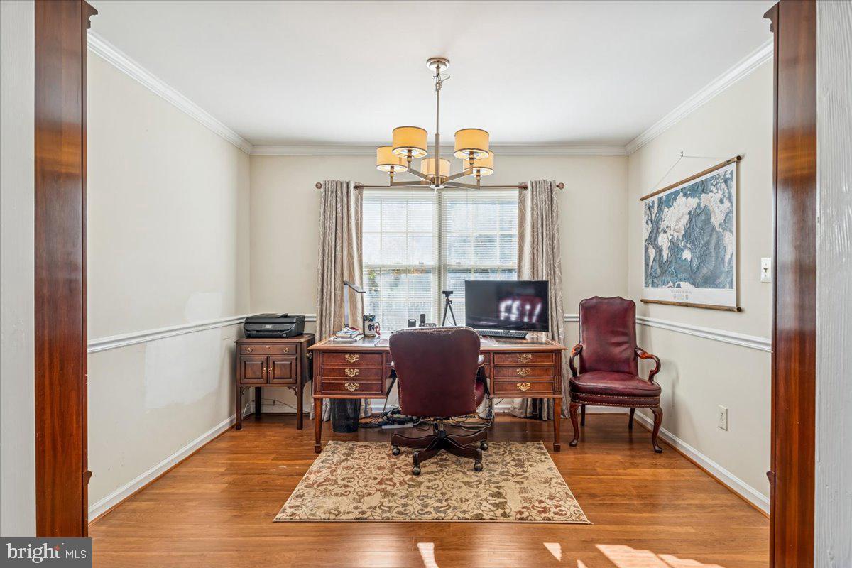 CRESTBROOK - Residential