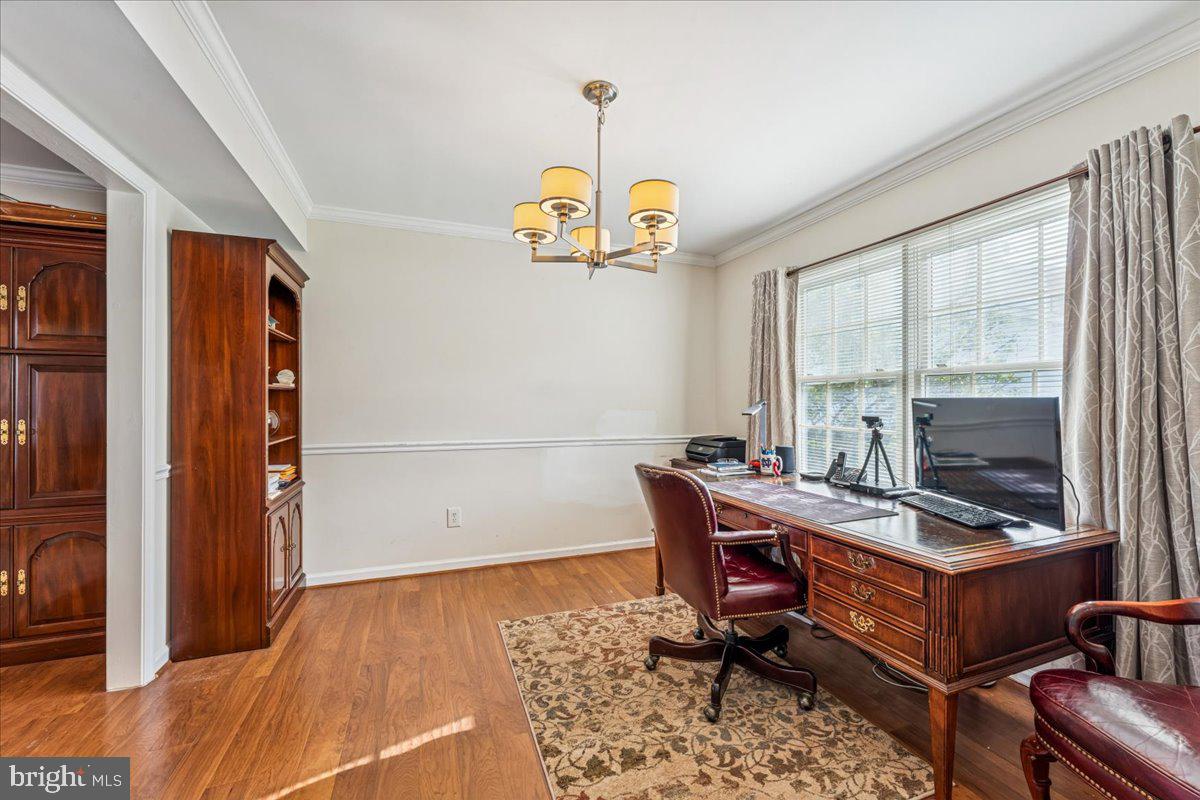 CRESTBROOK - Residential