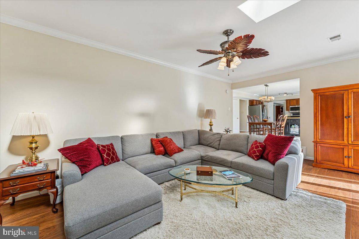 CRESTBROOK - Residential