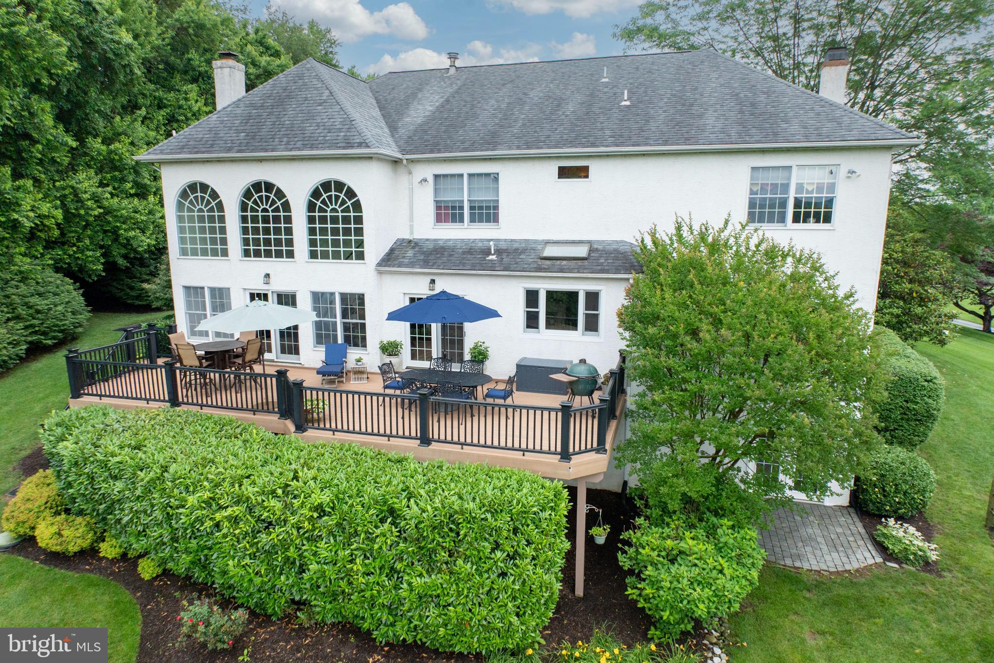 893 GLENDALE LANE