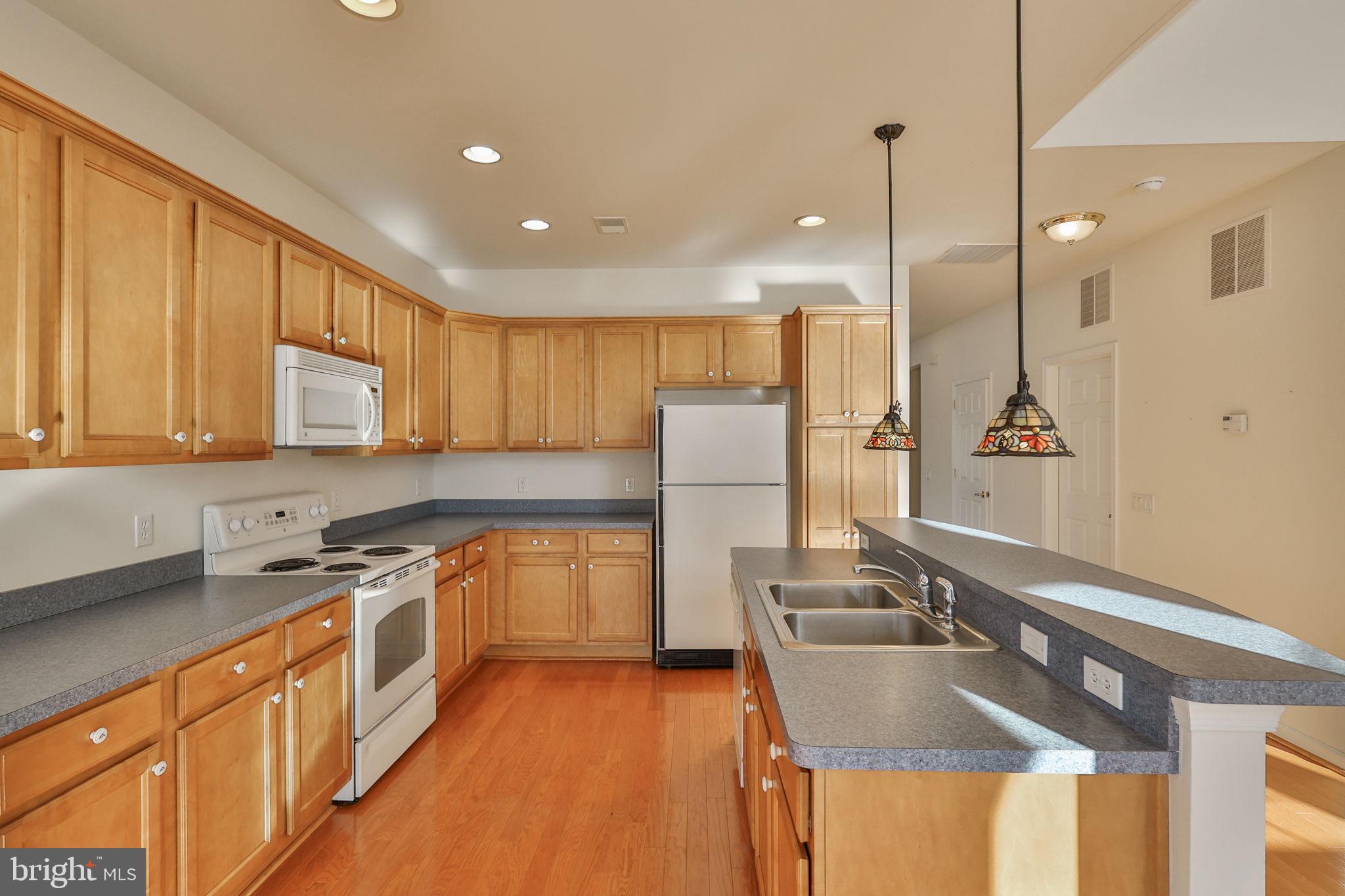 HIGHLAND AT GLENMOOR - Residential