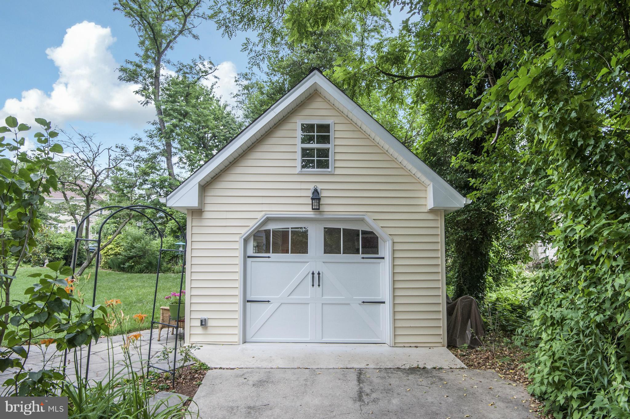 WOODSIDE - Residential