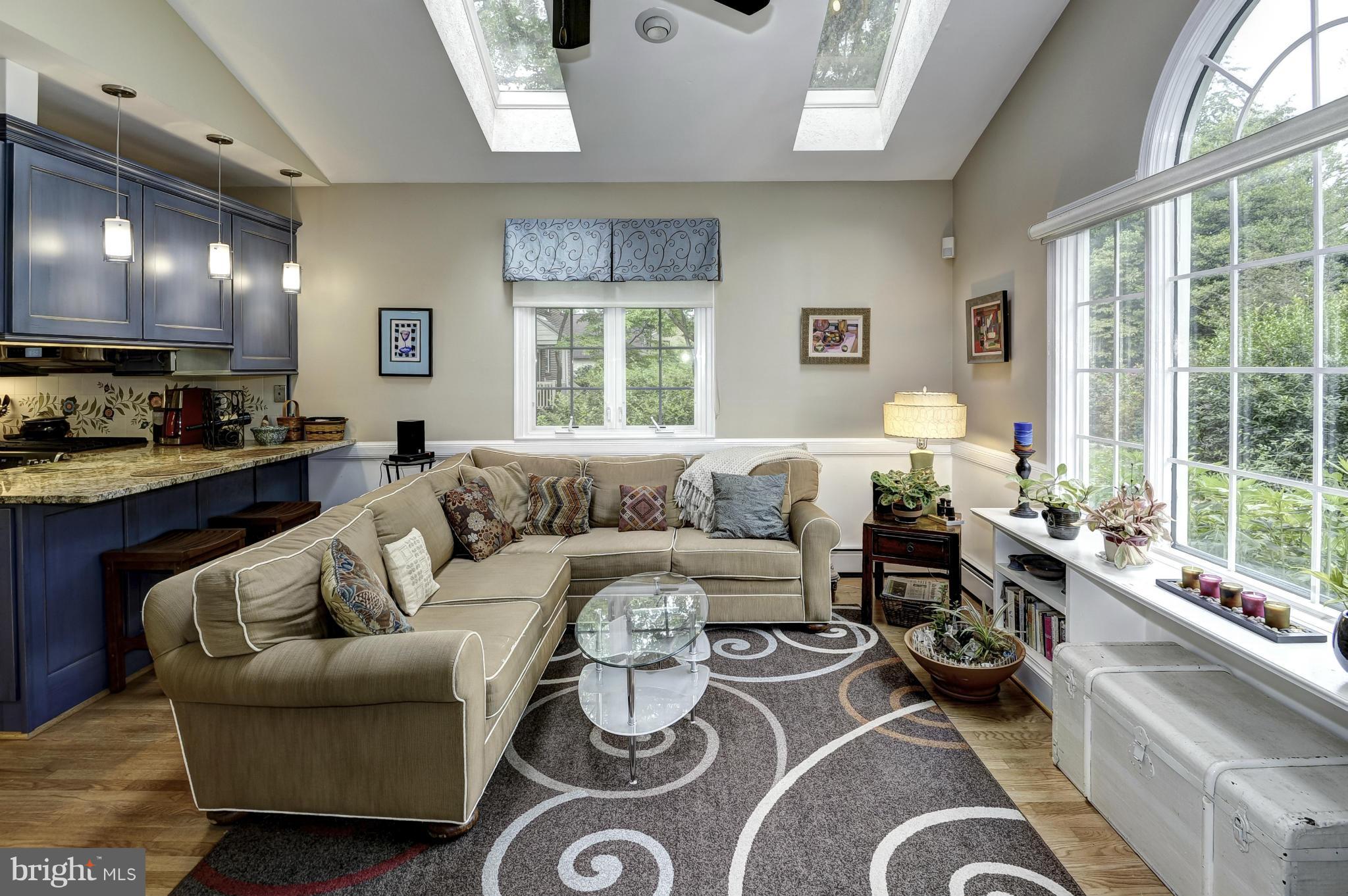 WOODSIDE - Residential