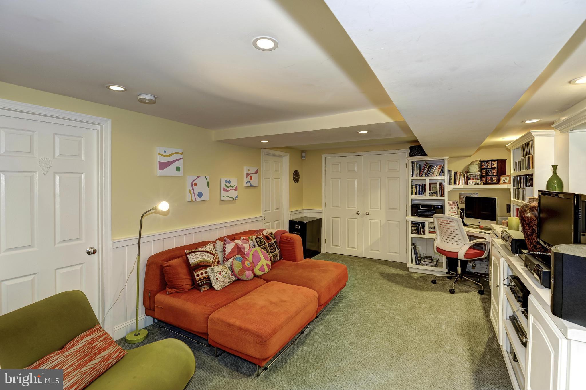 WOODSIDE - Residential