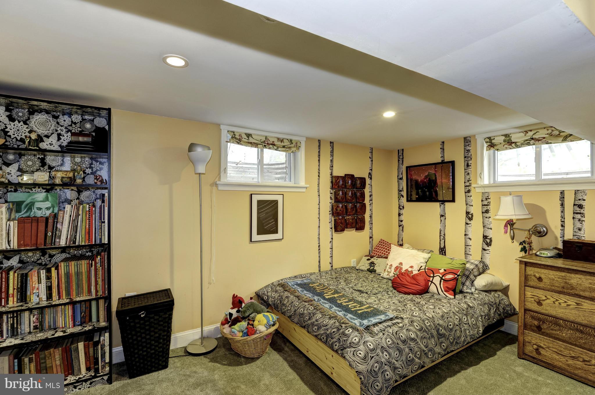 WOODSIDE - Residential