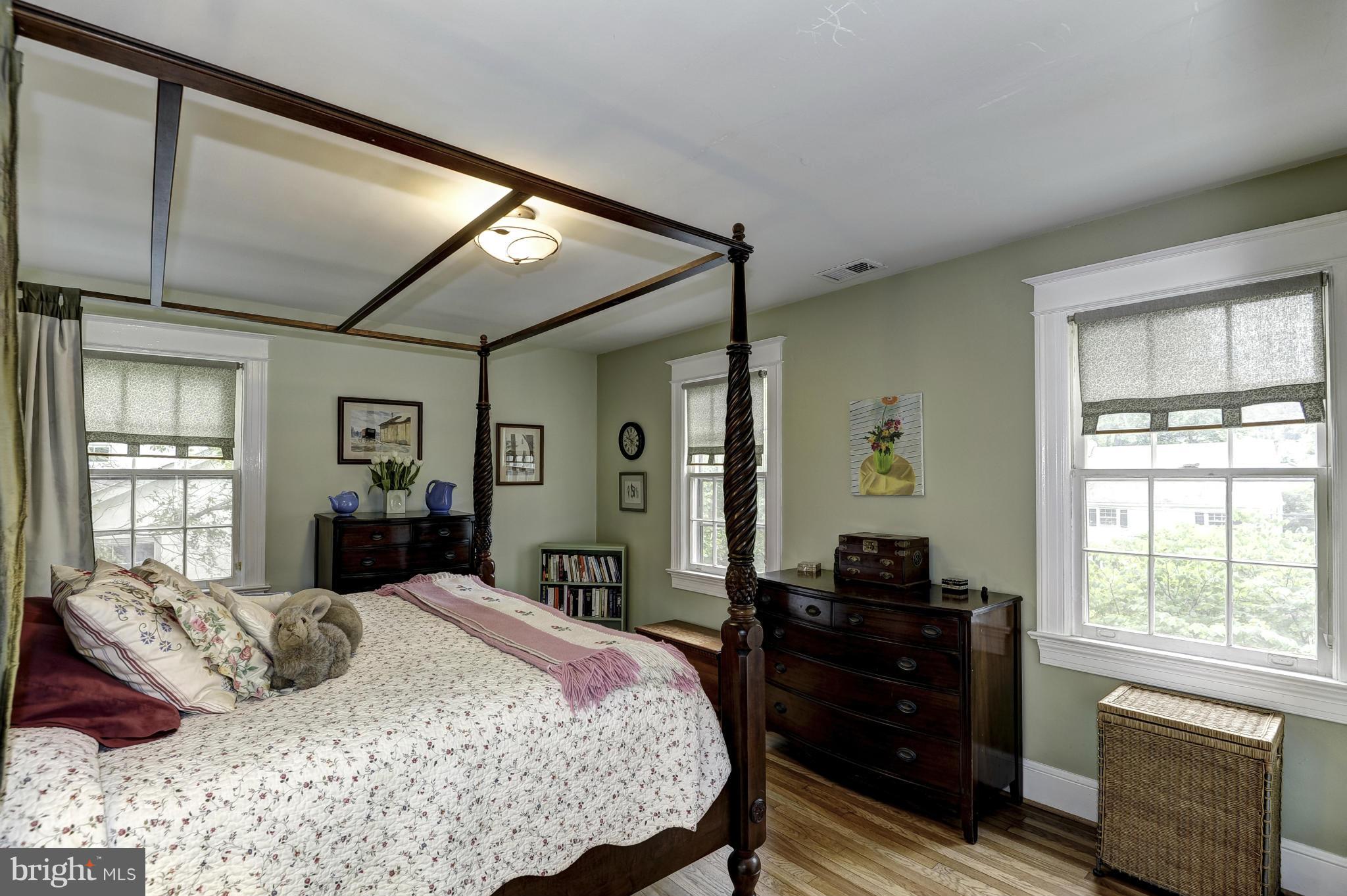 WOODSIDE - Residential