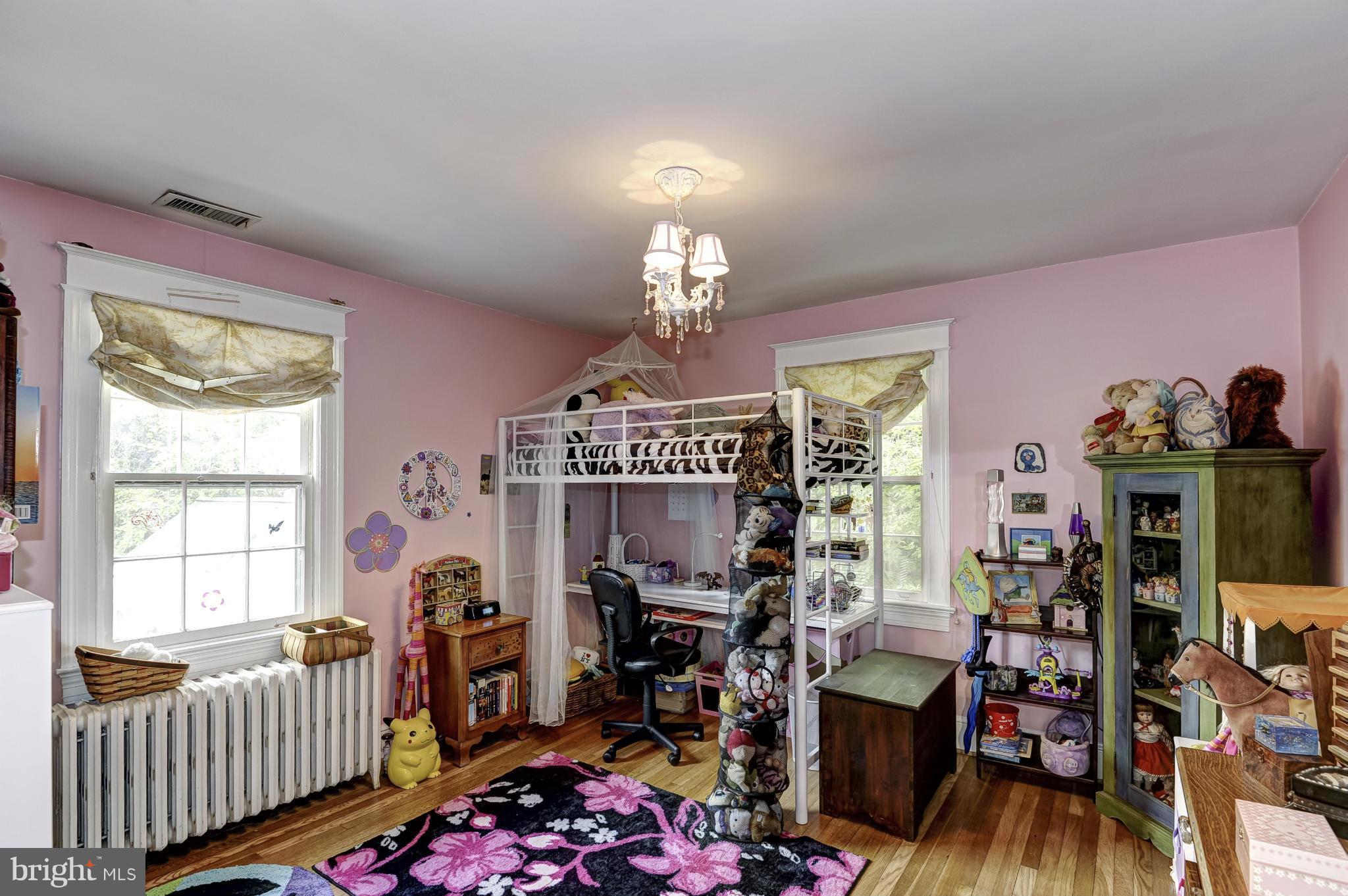 WOODSIDE - Residential