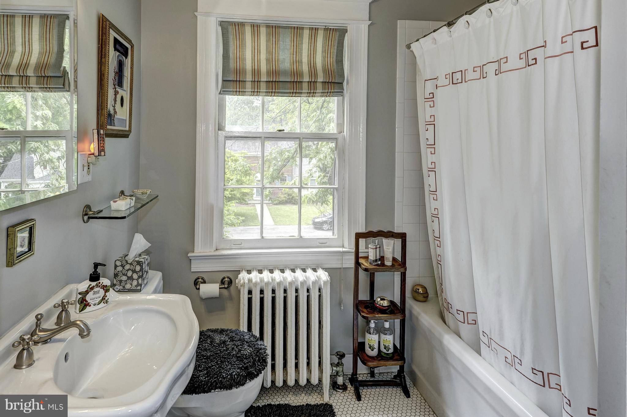 WOODSIDE - Residential