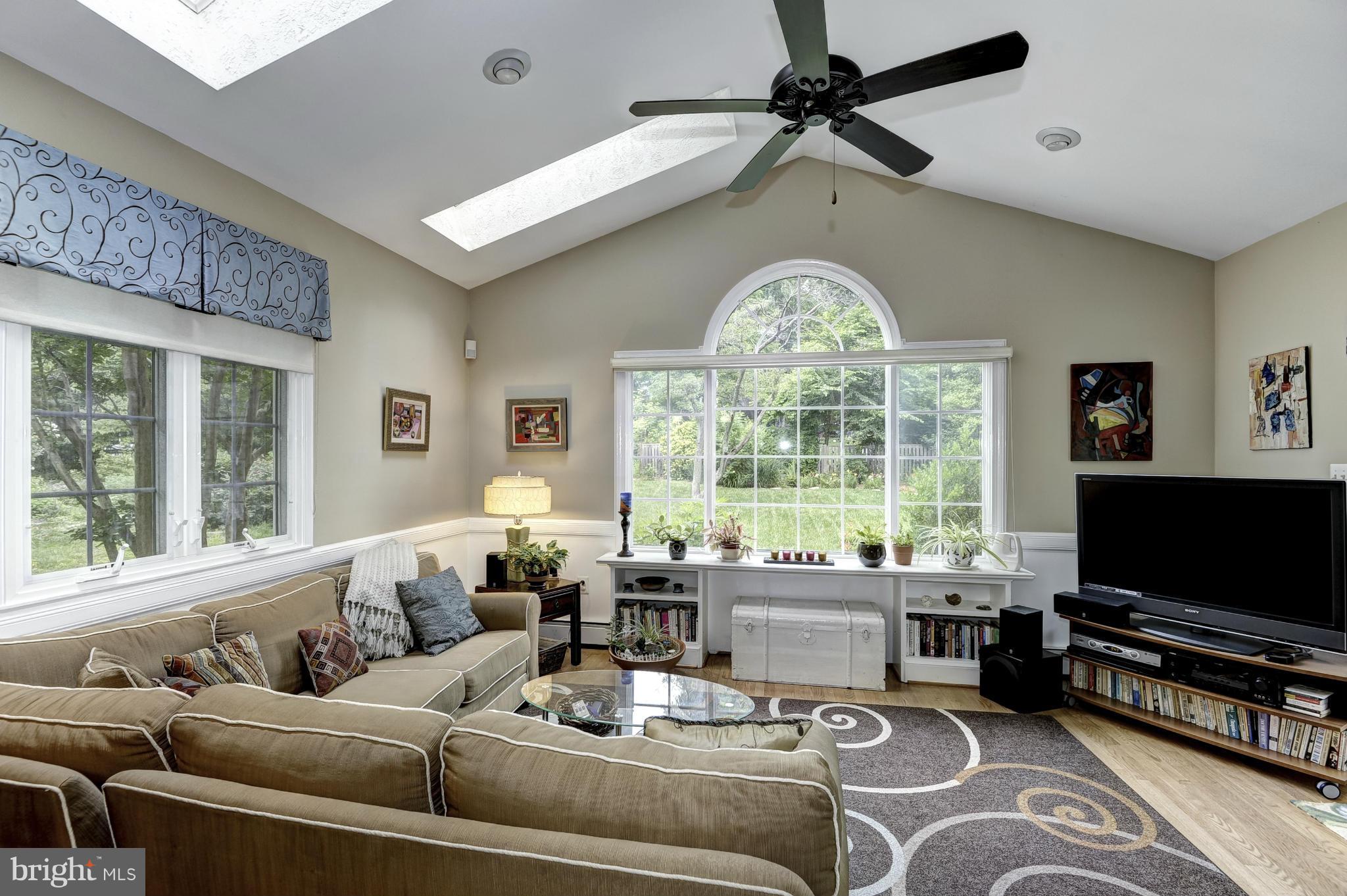 WOODSIDE - Residential