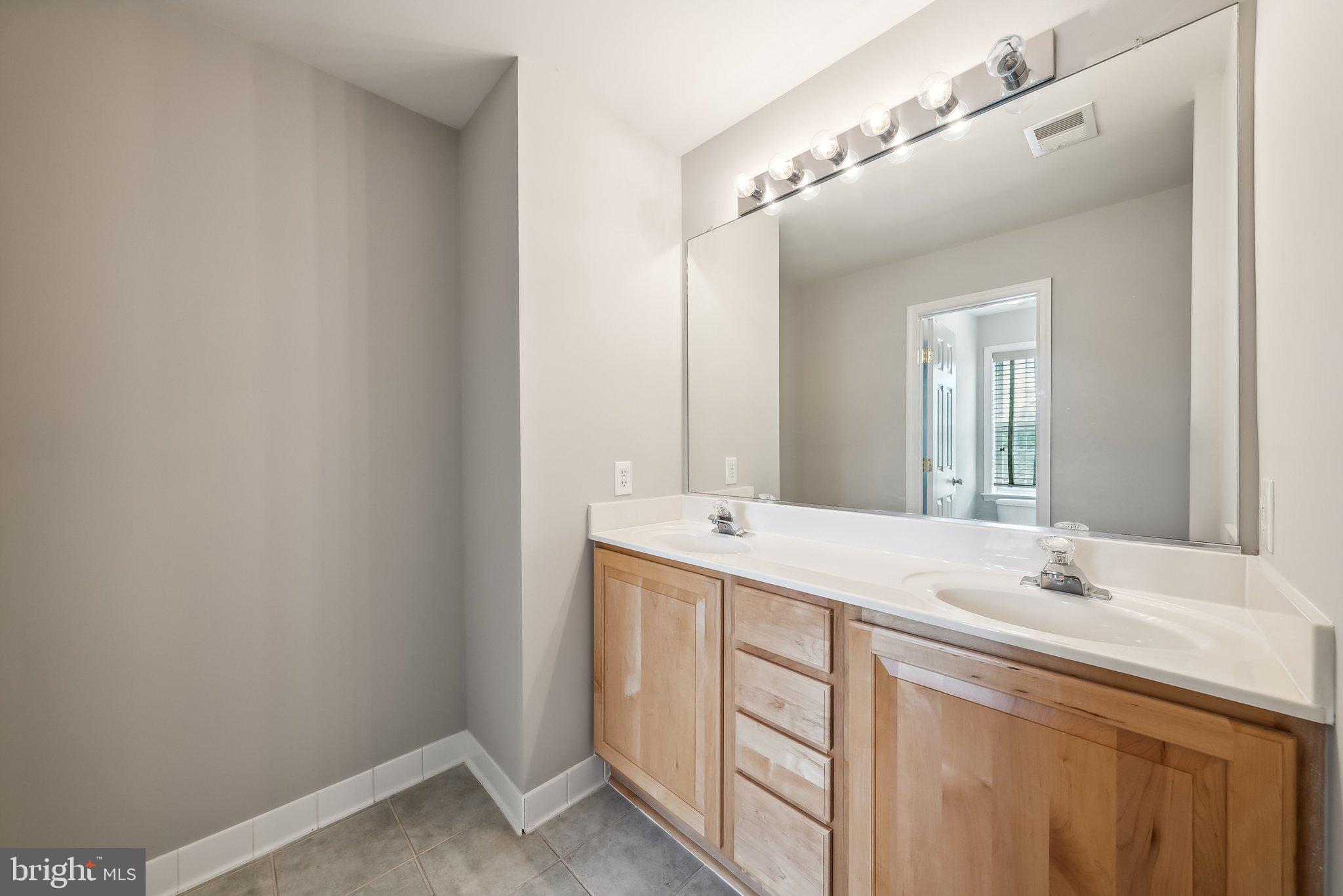 CLIFTON PINES - Residential