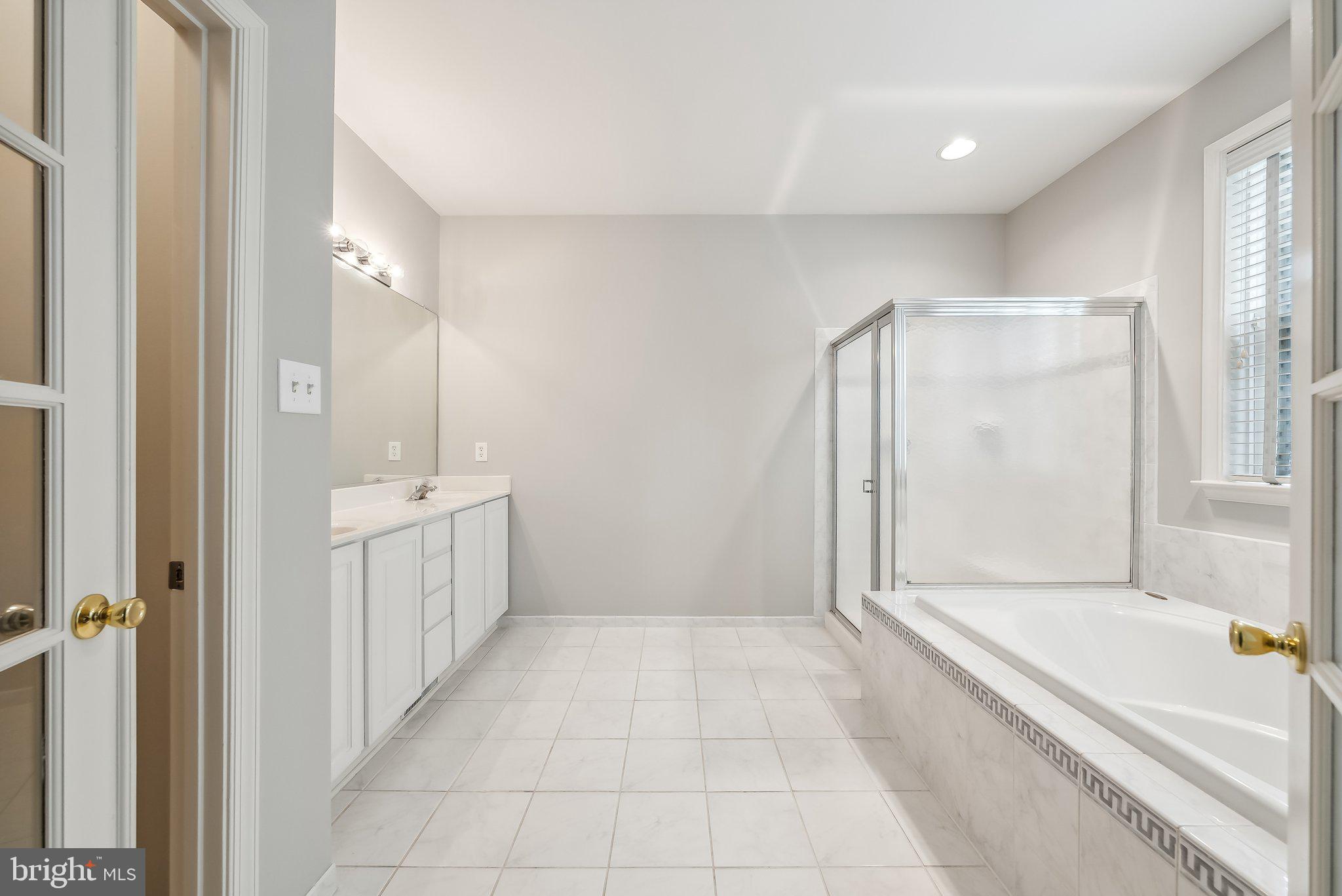 CLIFTON PINES - Residential