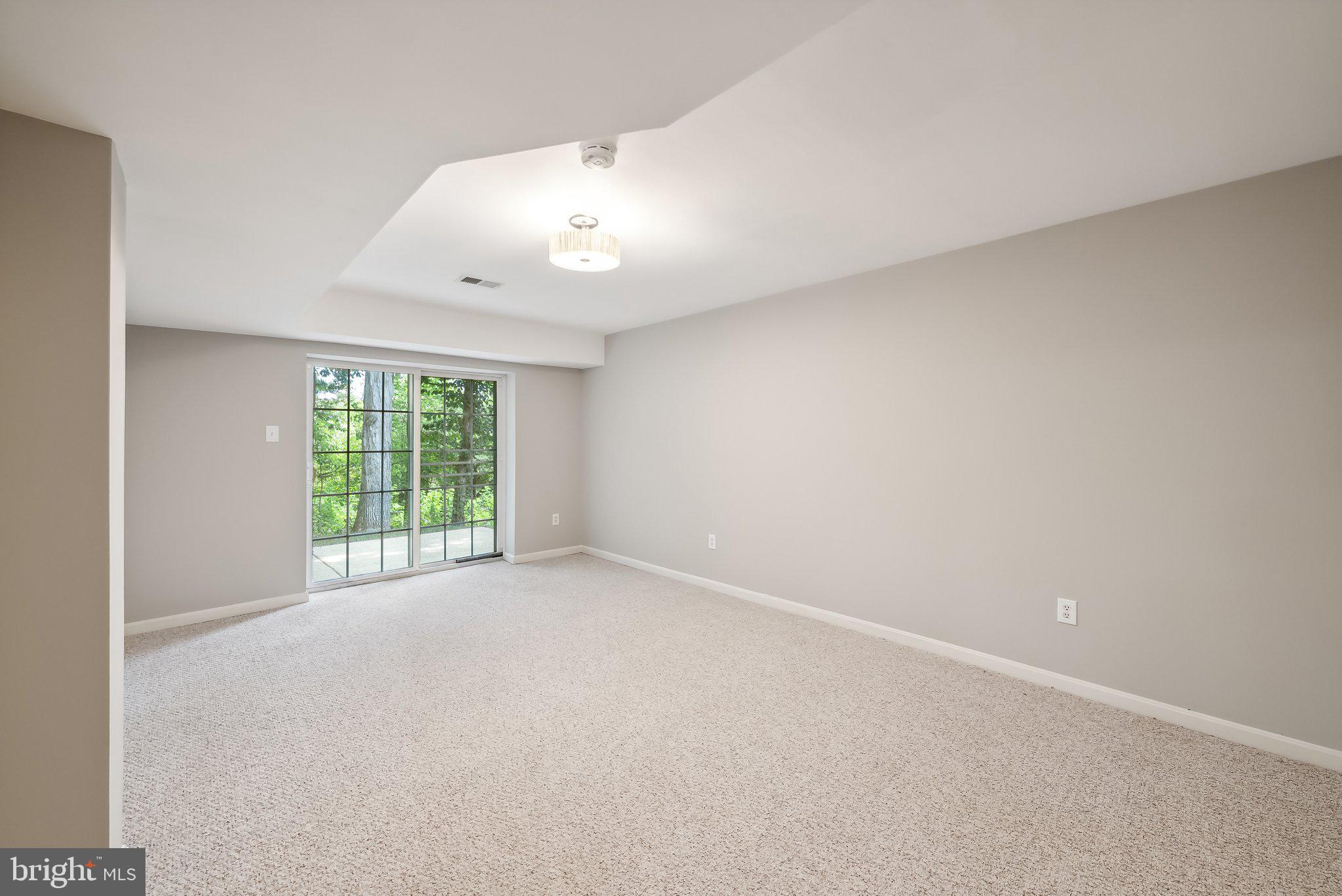 CLIFTON PINES - Residential