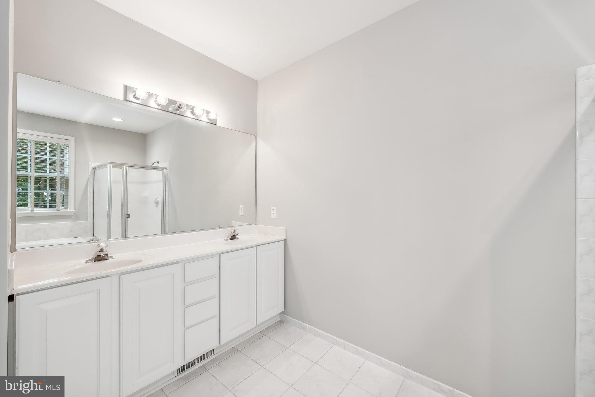 CLIFTON PINES - Residential