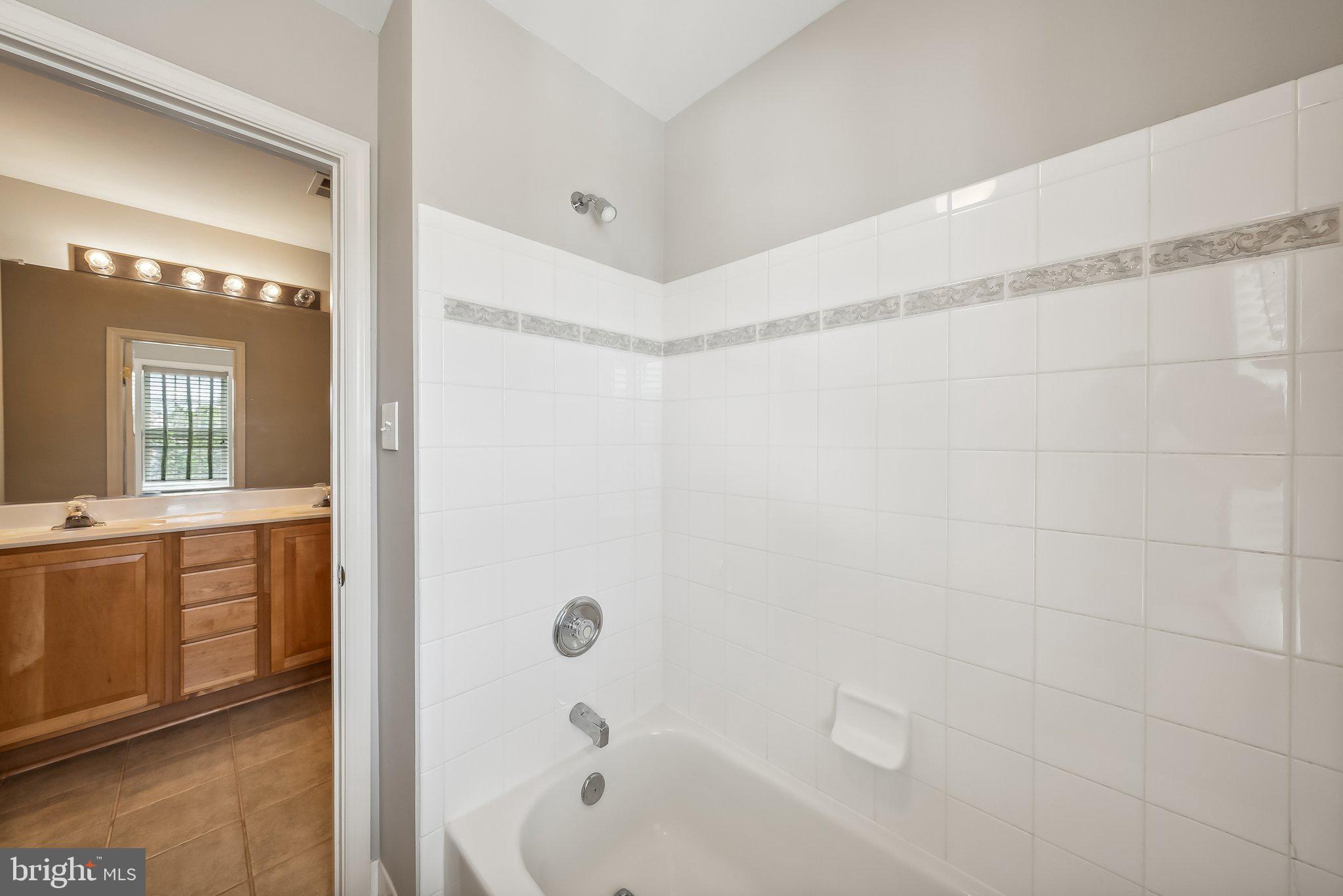 CLIFTON PINES - Residential