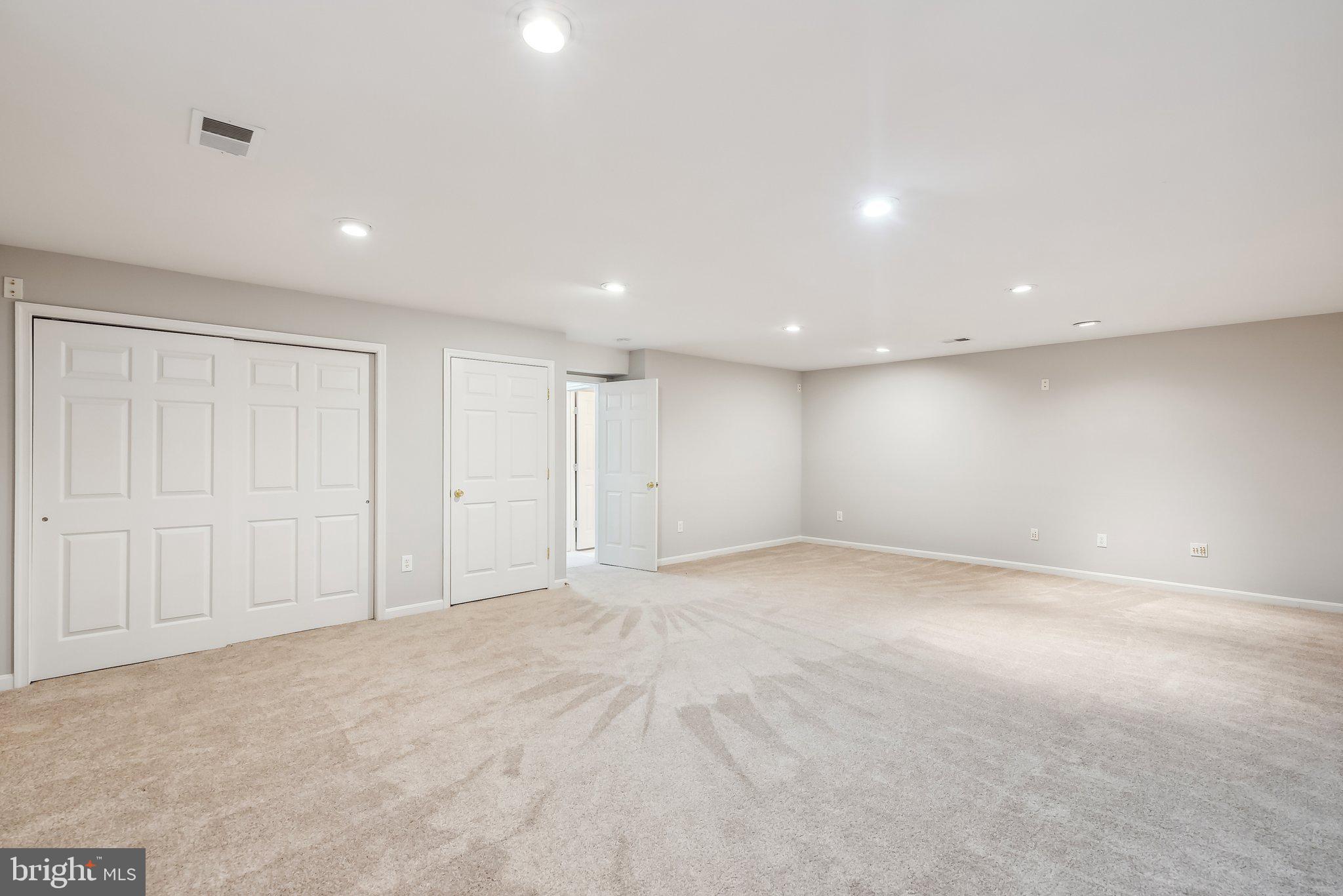 CLIFTON PINES - Residential