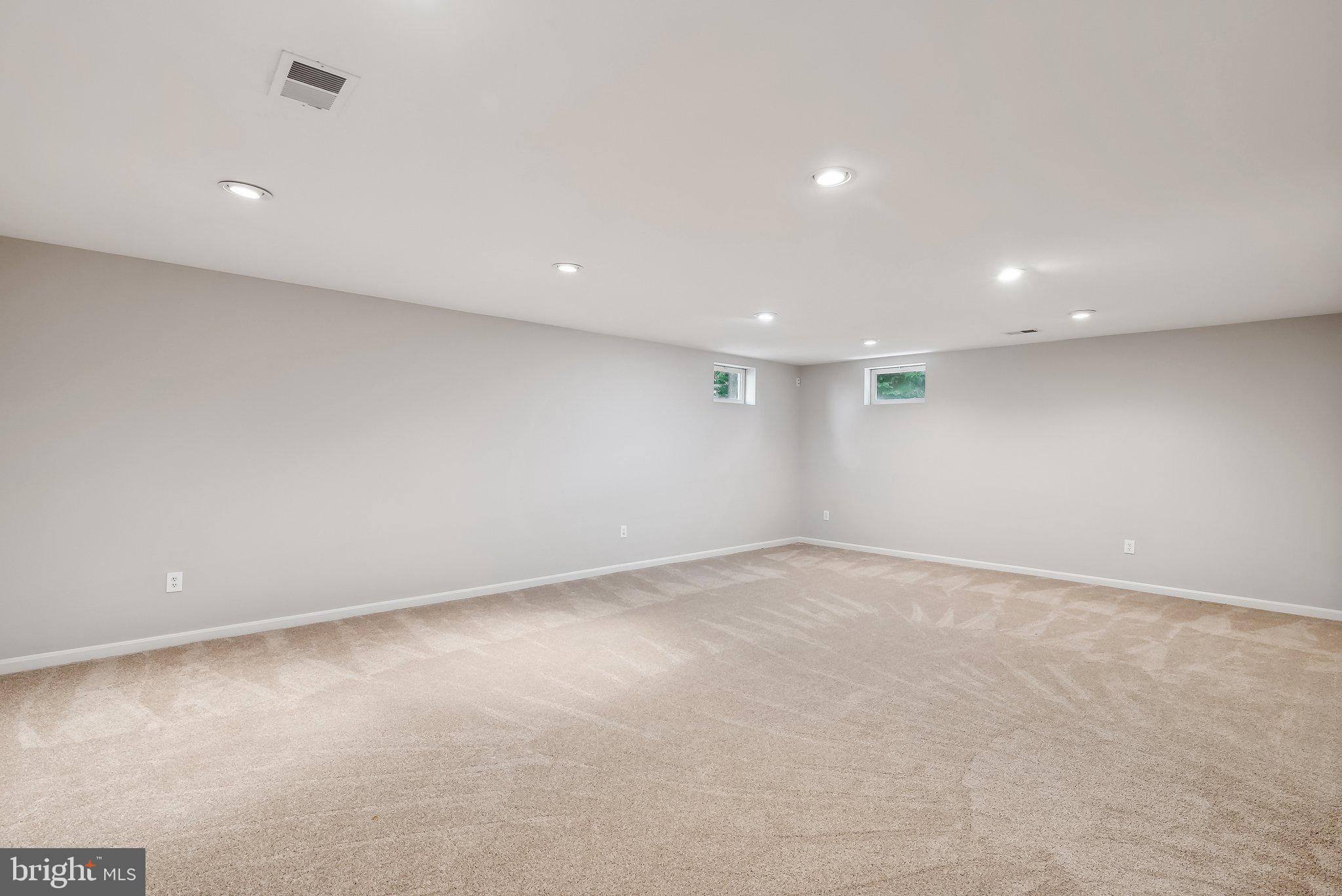 CLIFTON PINES - Residential