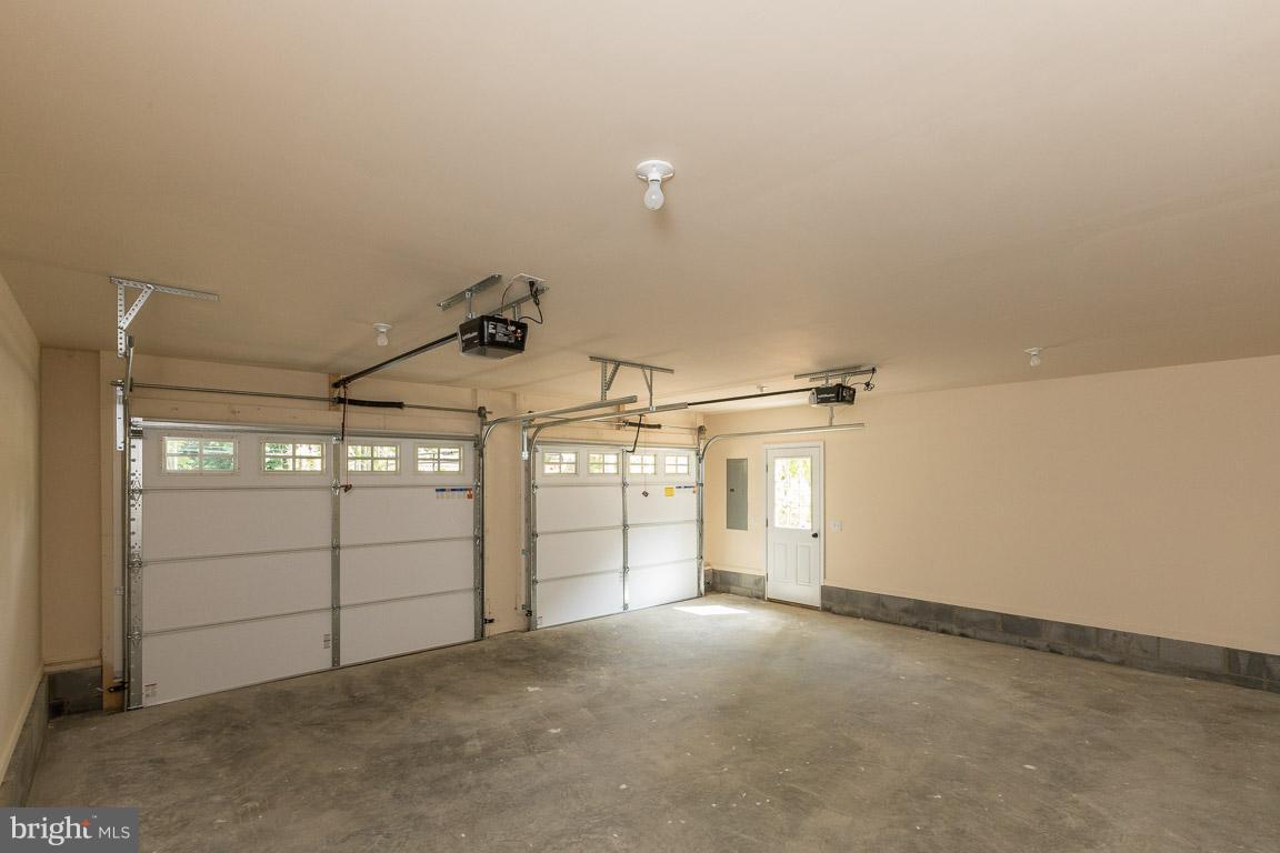 RIVERWOOD FARMS - Residential