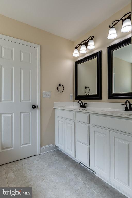 RIVERWOOD FARMS - Residential