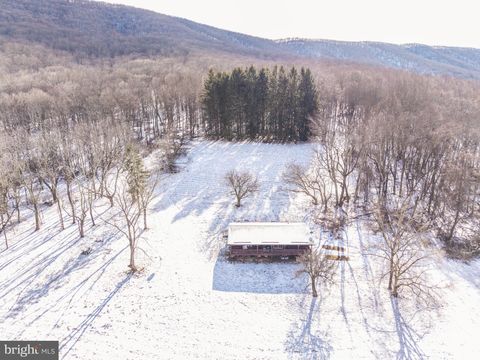 Homes For Sale - 5344 Back Valley Road<br/> Monroe County, LINDSIDE, WV 24951