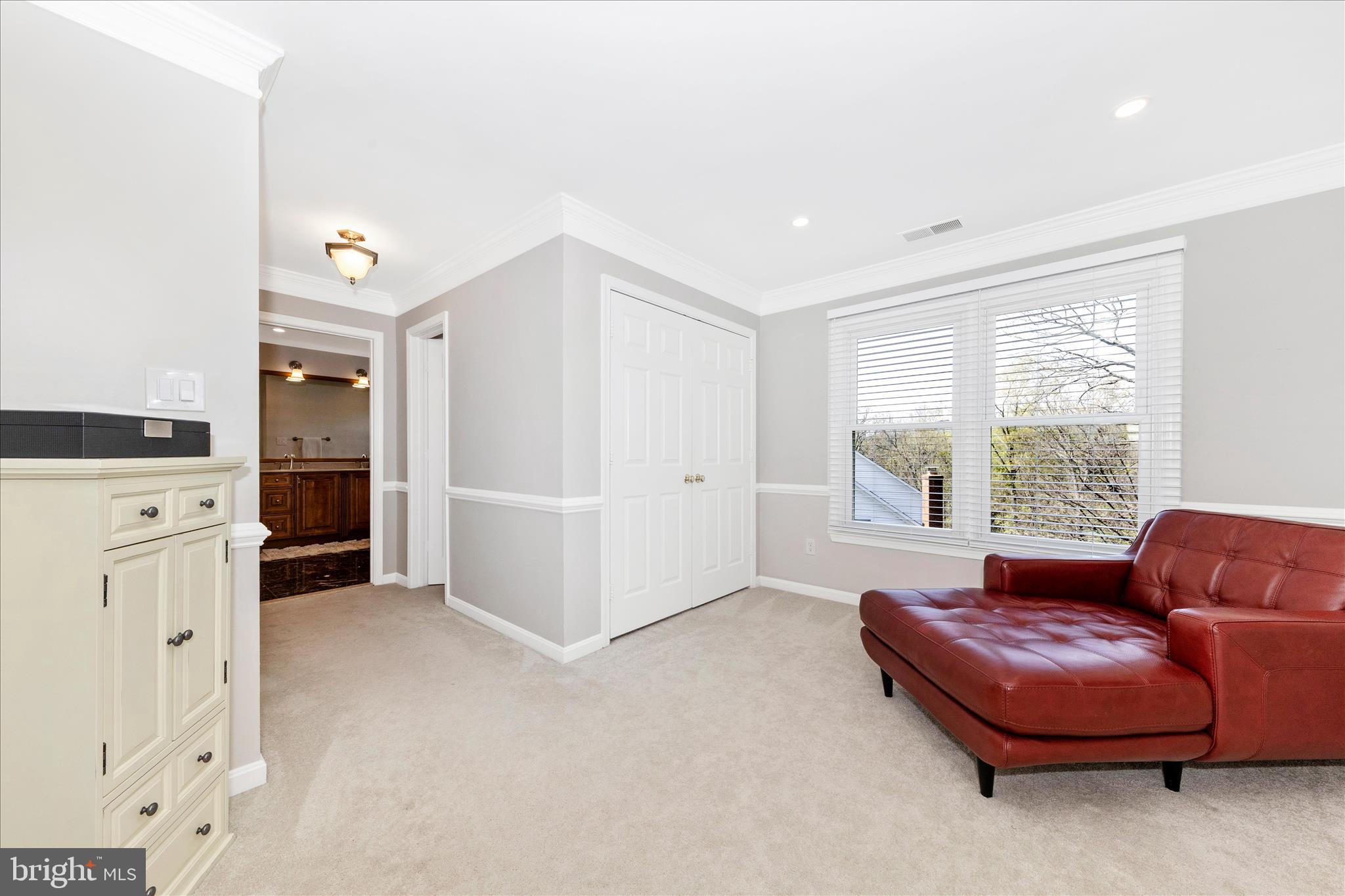 ASHBURN FARM - Residential