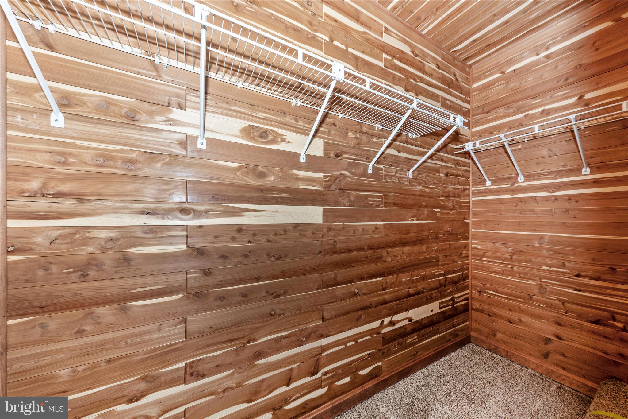 ASHBURN FARM - Residential