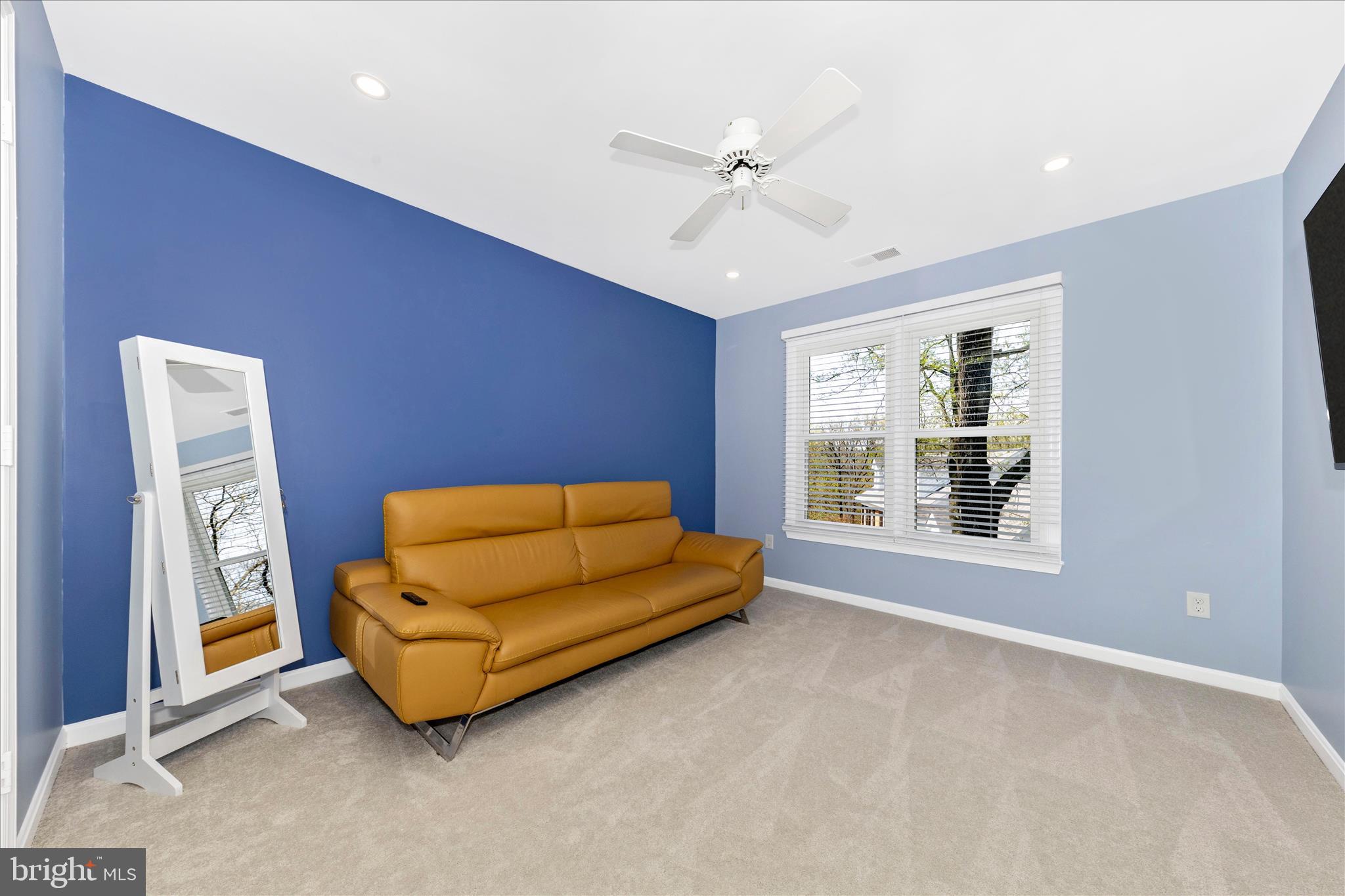 ASHBURN FARM - Residential