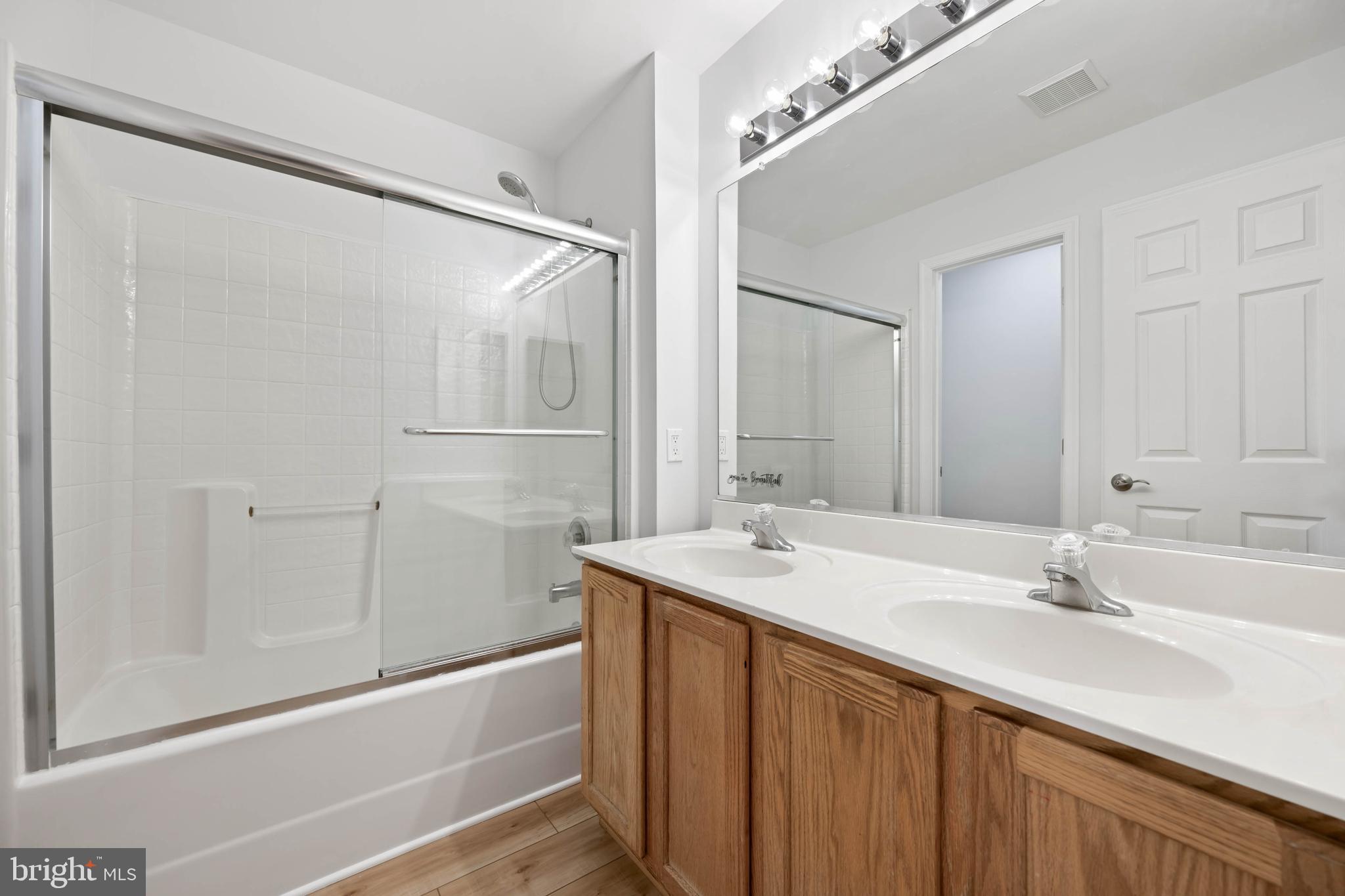 SHIPBUILDERS VILLAGE - Residential