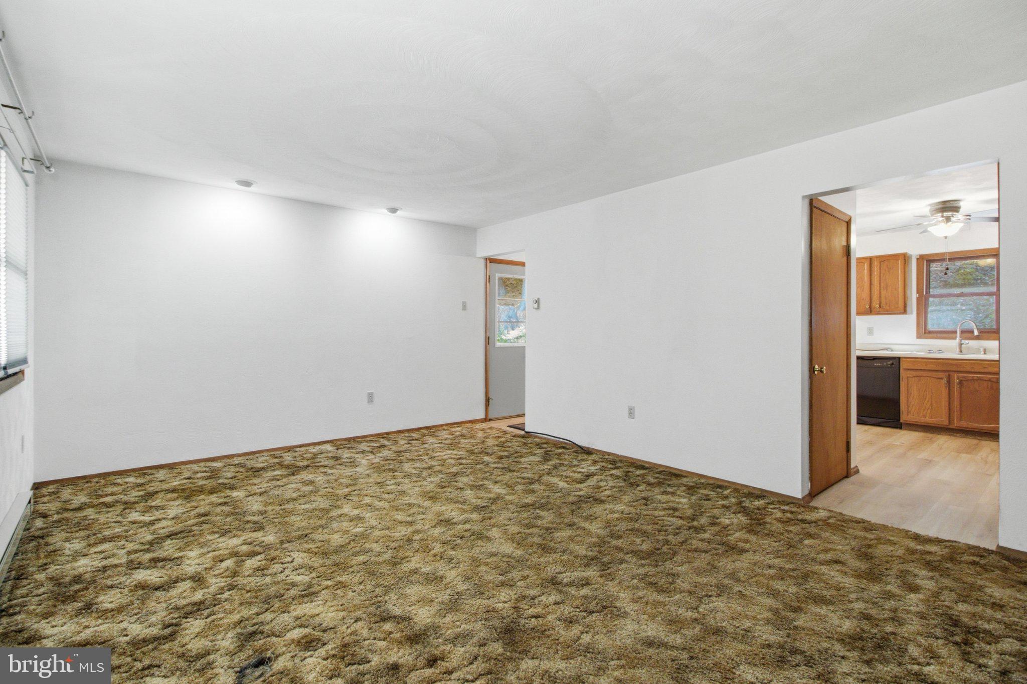 102 SURVEYOR ROAD