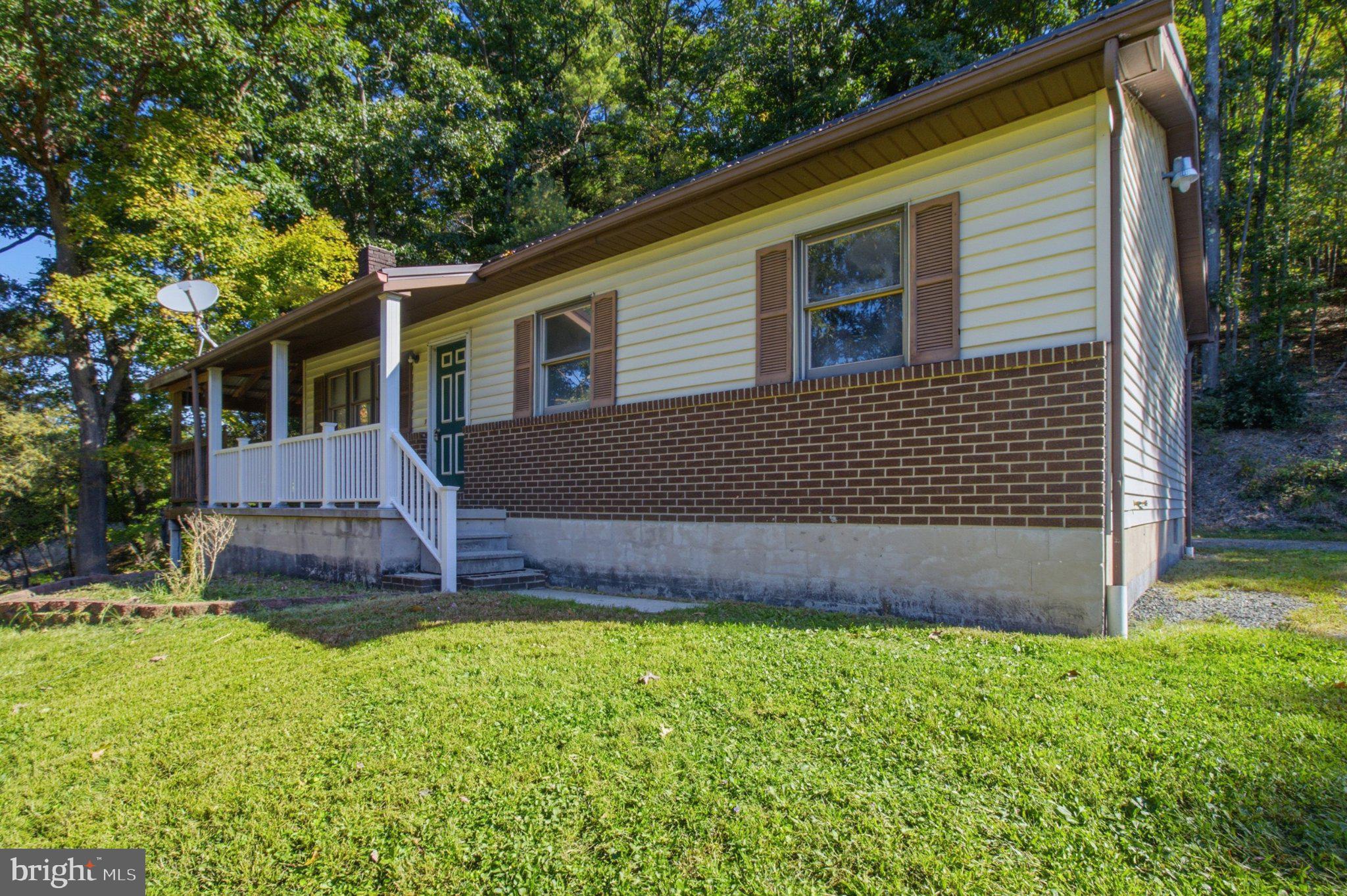 102 SURVEYOR ROAD