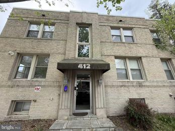 Condominium at 412 19TH STREET NE 201