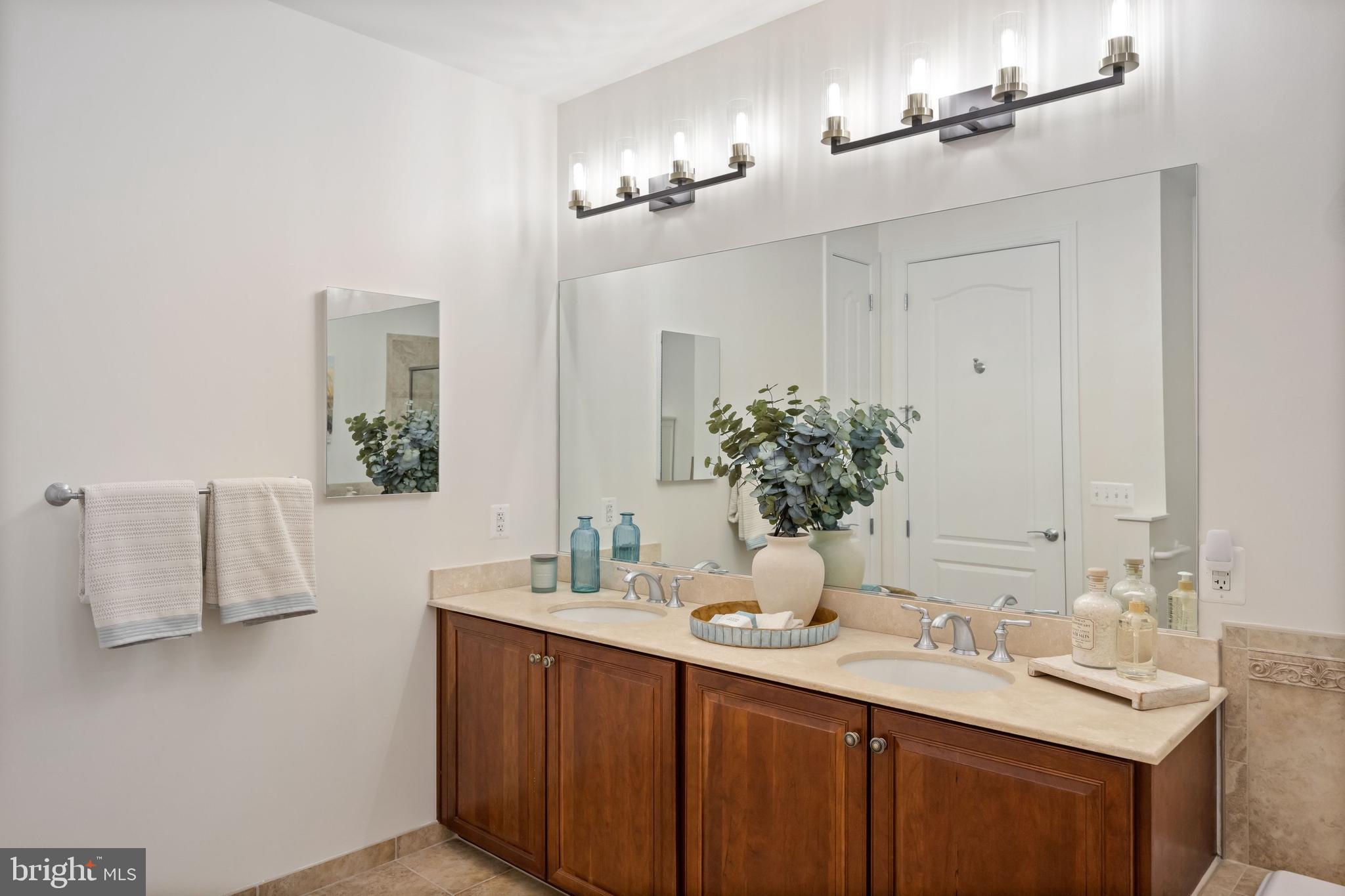 GRANDVIEW AT ANNAPOLIS TOWNE CENTRE - Residential