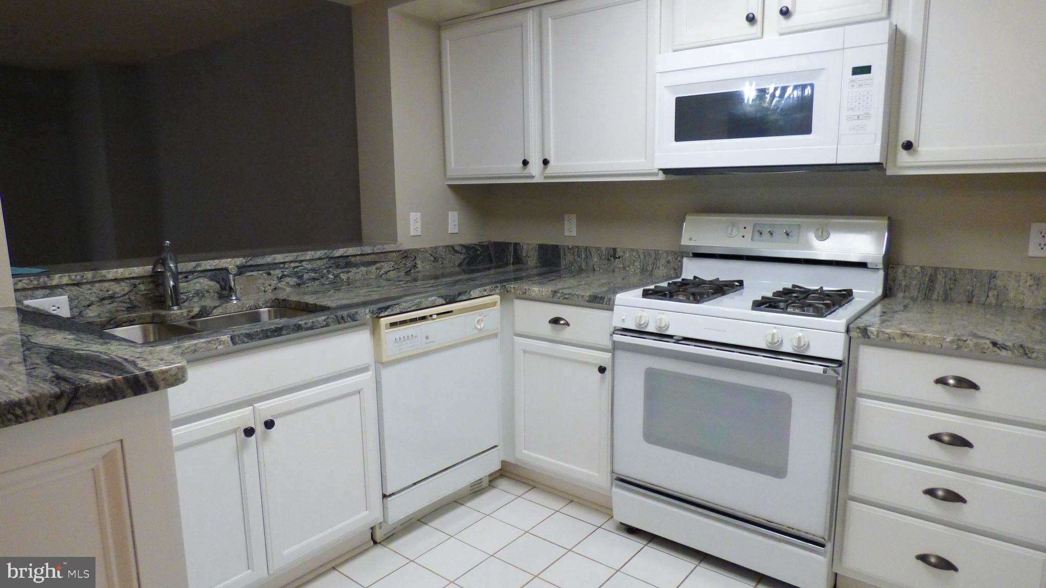 1050 N TAYLOR STREET 1-407
