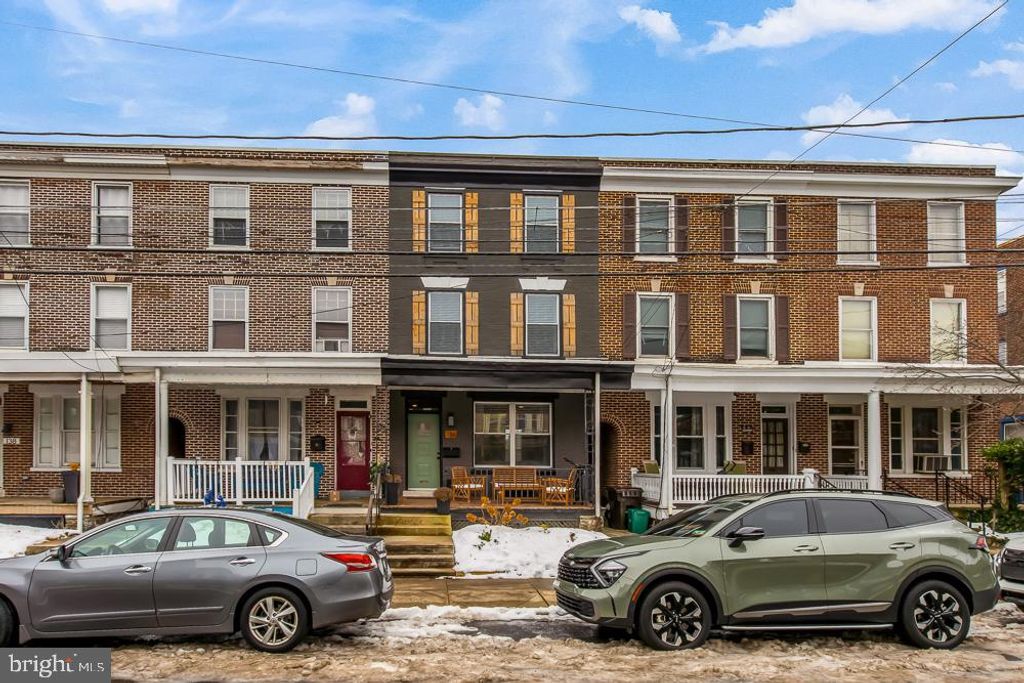 Photo of 134 E Ross Street, Lancaster, PA 17602 (MLS # PALA2047340)