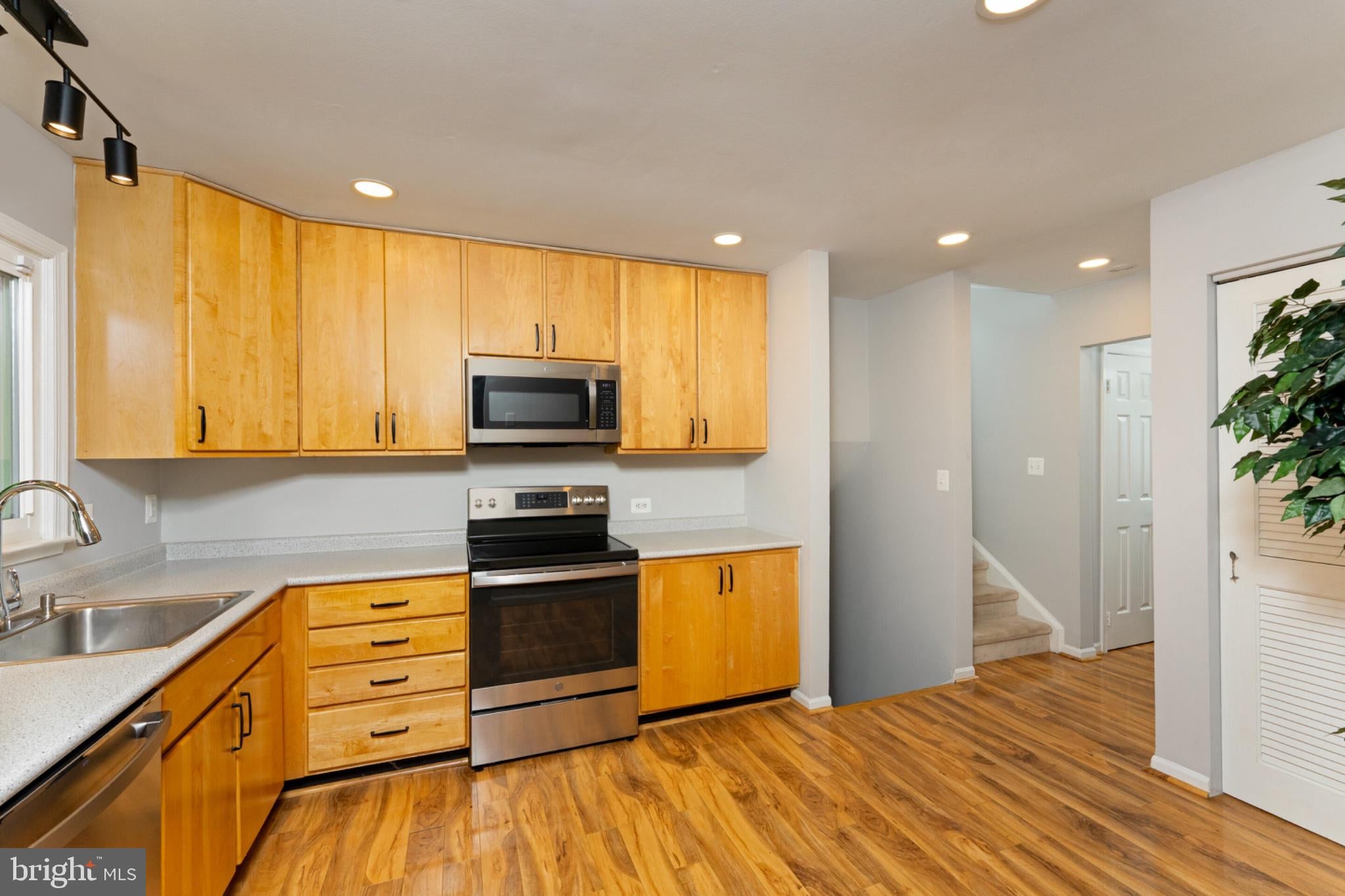 13506 GLENDUNDEE DRIVE