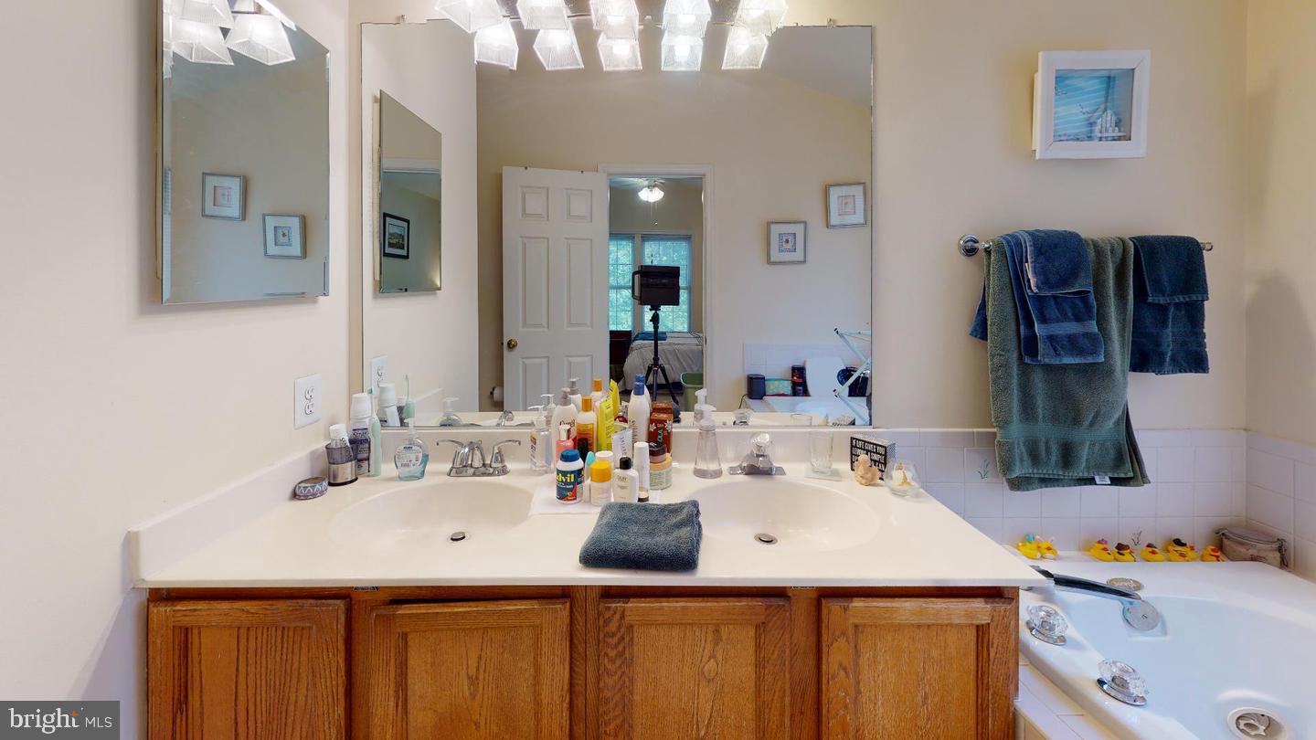 POTOMAC LAKES - Residential Lease