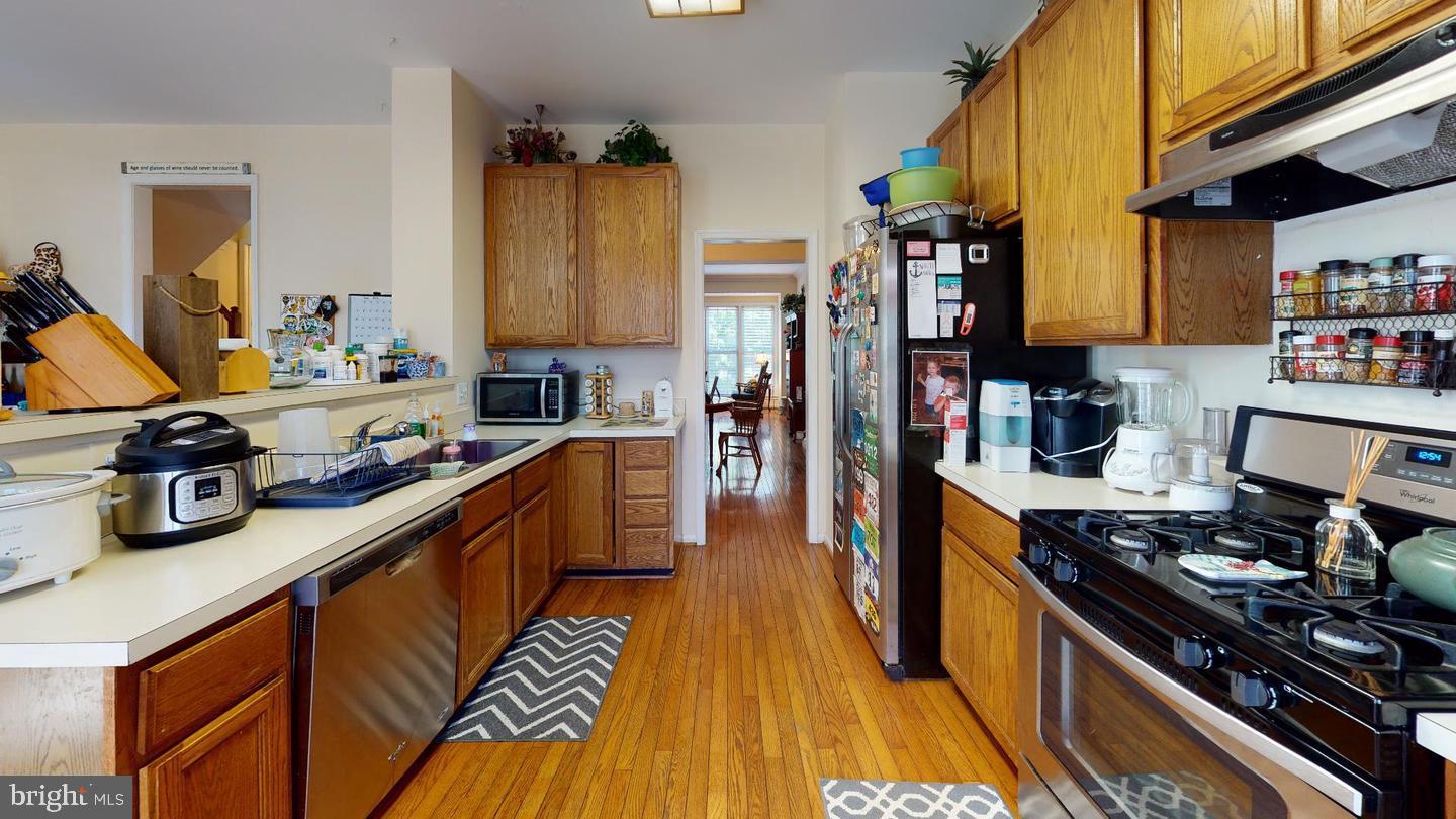 POTOMAC LAKES - Residential Lease