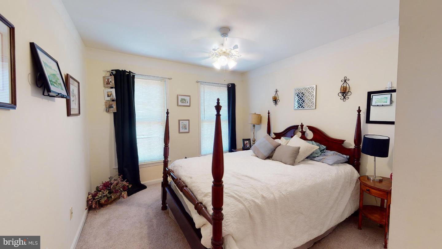 POTOMAC LAKES - Residential Lease