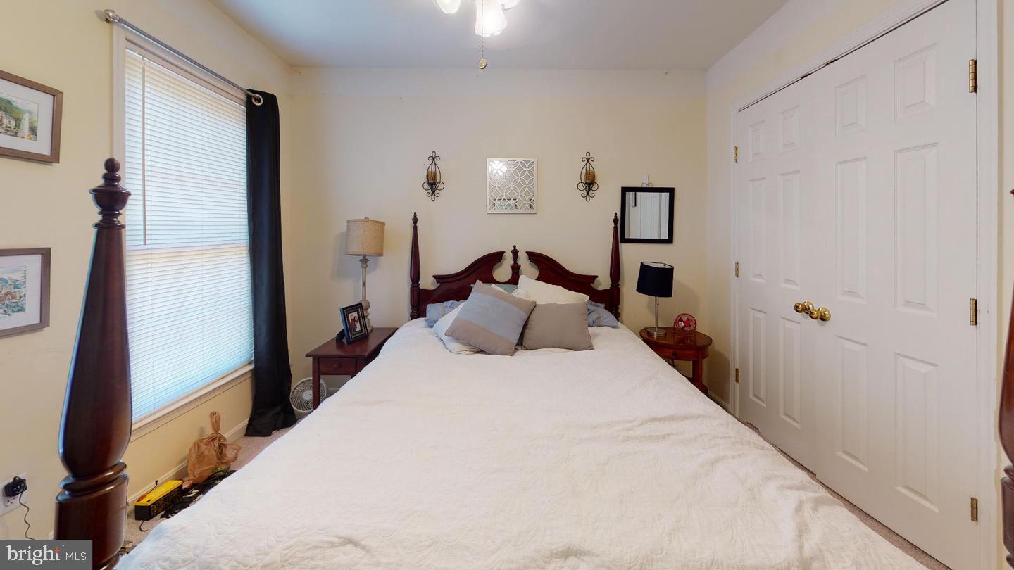 POTOMAC LAKES - Residential Lease