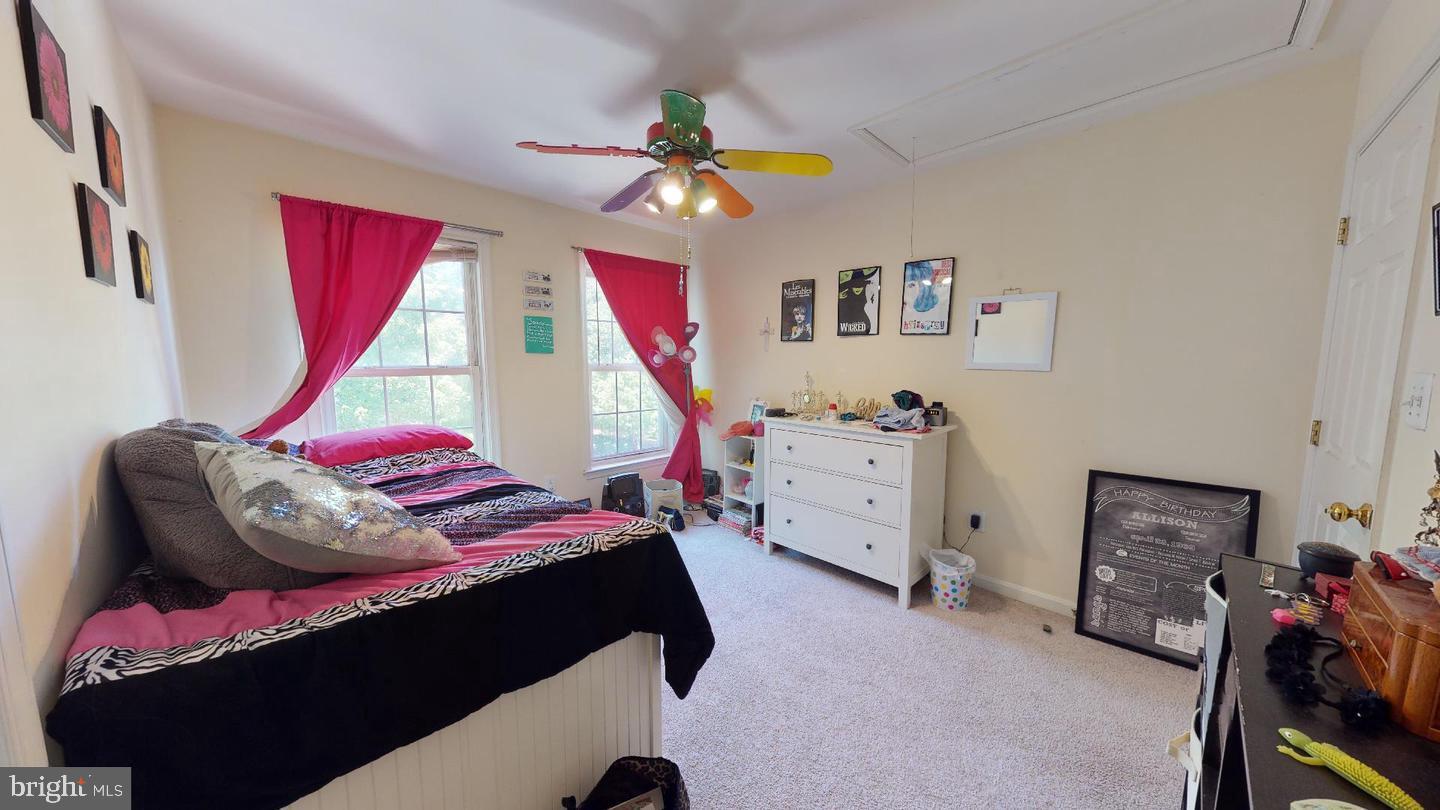 POTOMAC LAKES - Residential Lease