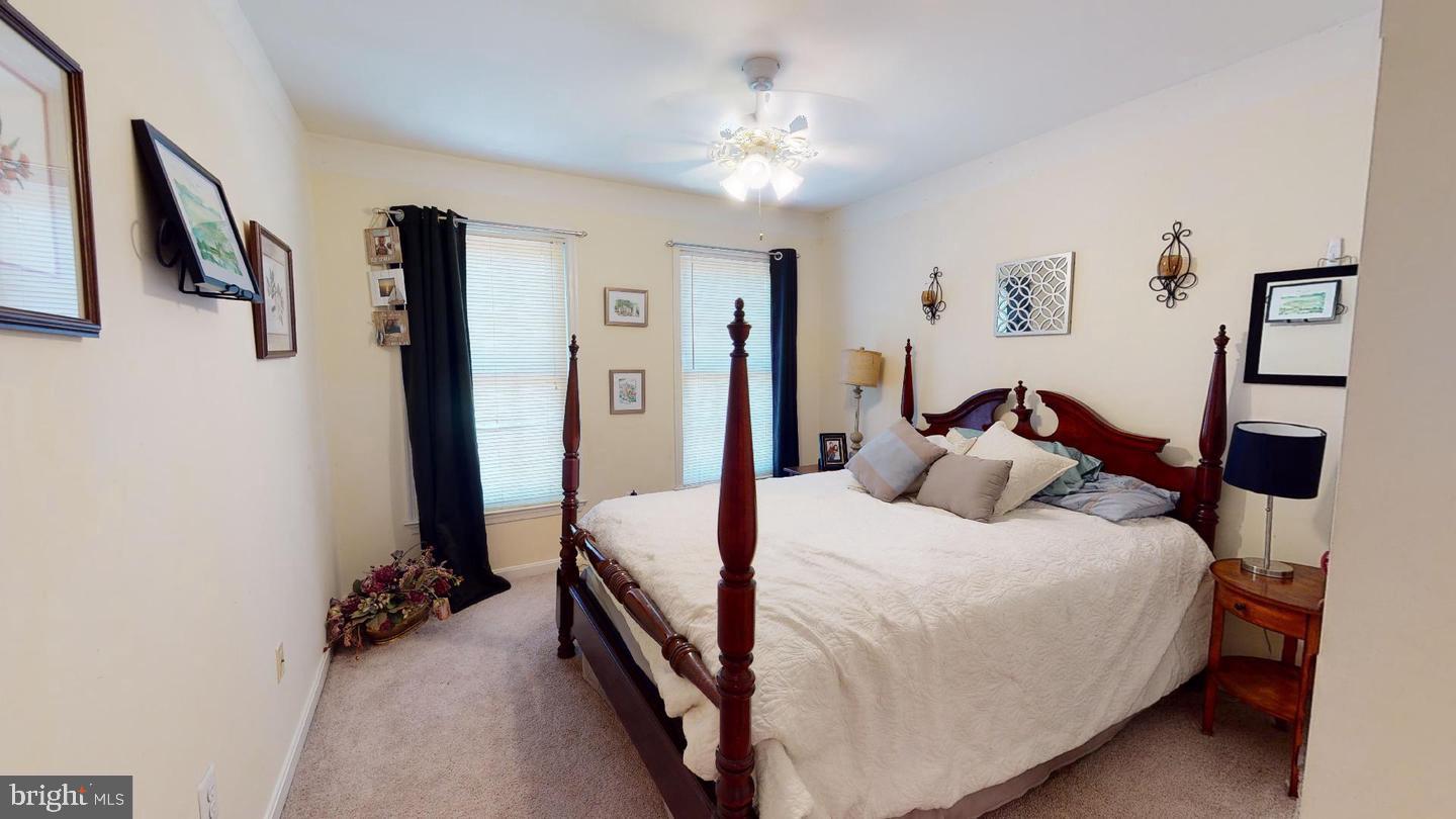 POTOMAC LAKES - Residential Lease