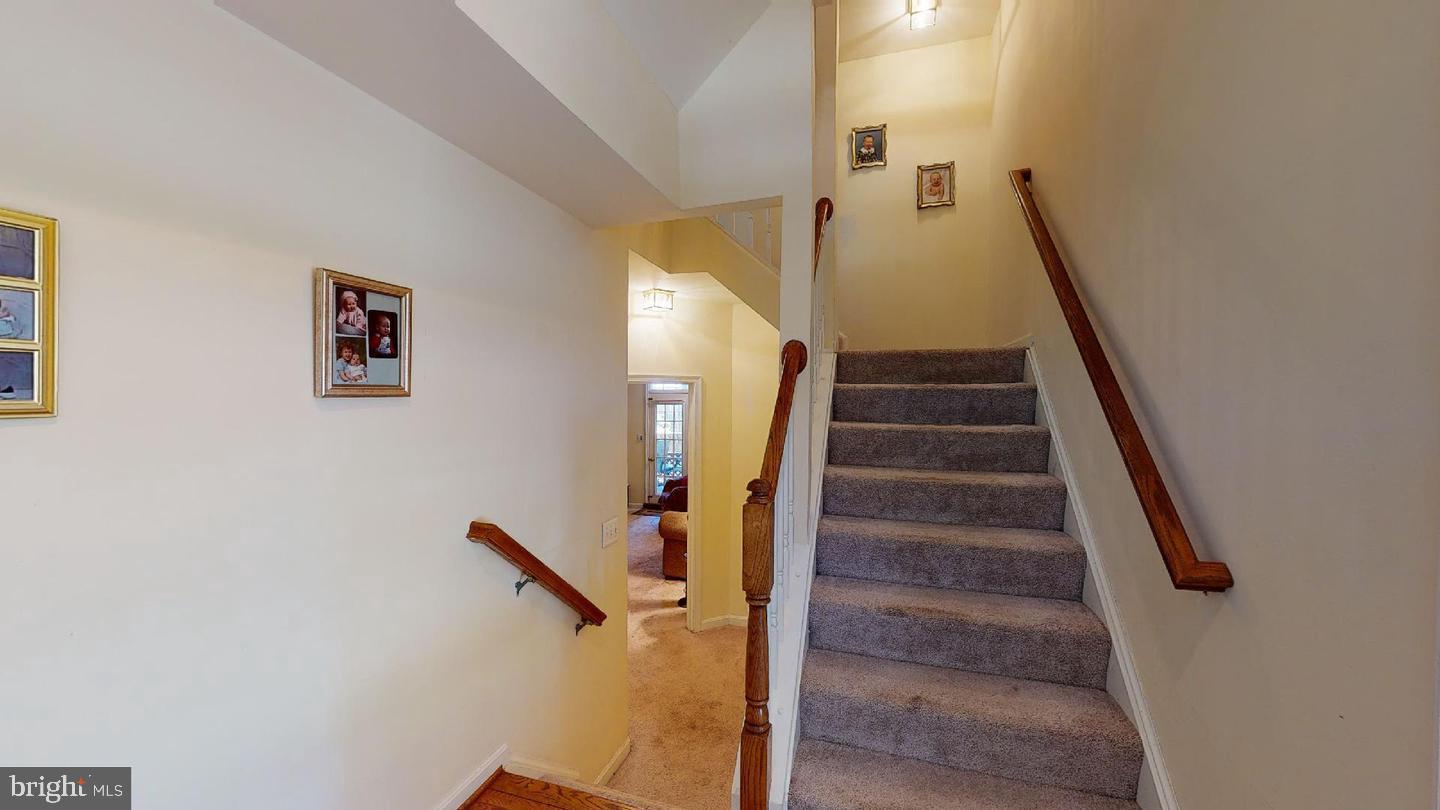 POTOMAC LAKES - Residential Lease