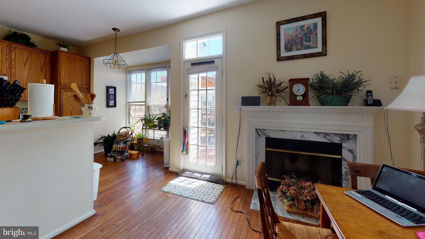 POTOMAC LAKES - Residential Lease