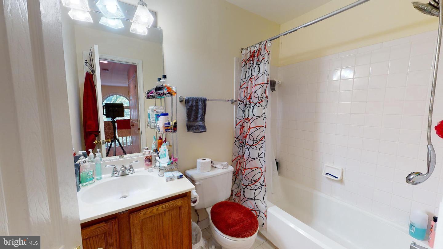 POTOMAC LAKES - Residential Lease